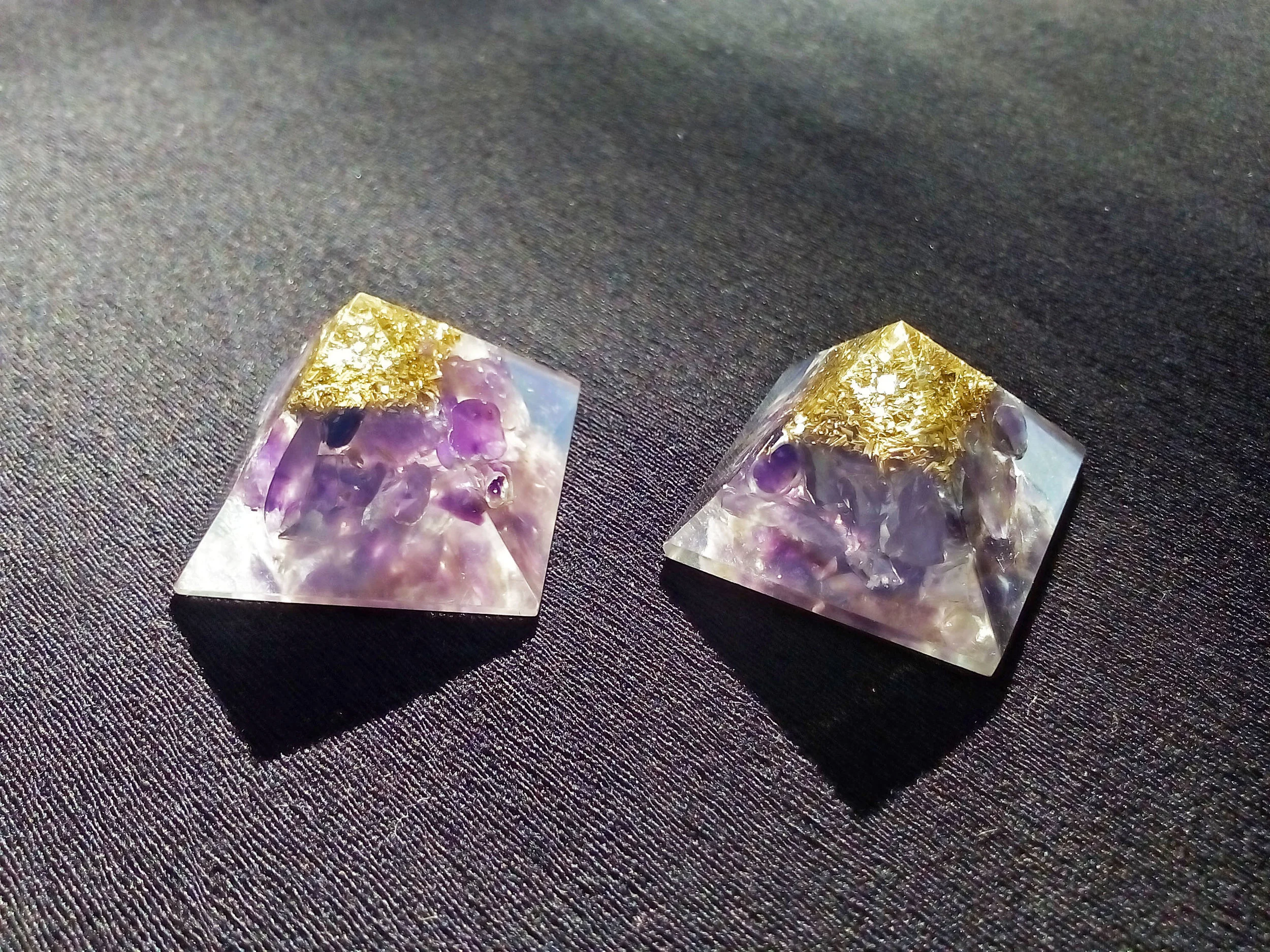 Piramide Orgonite Ametista 