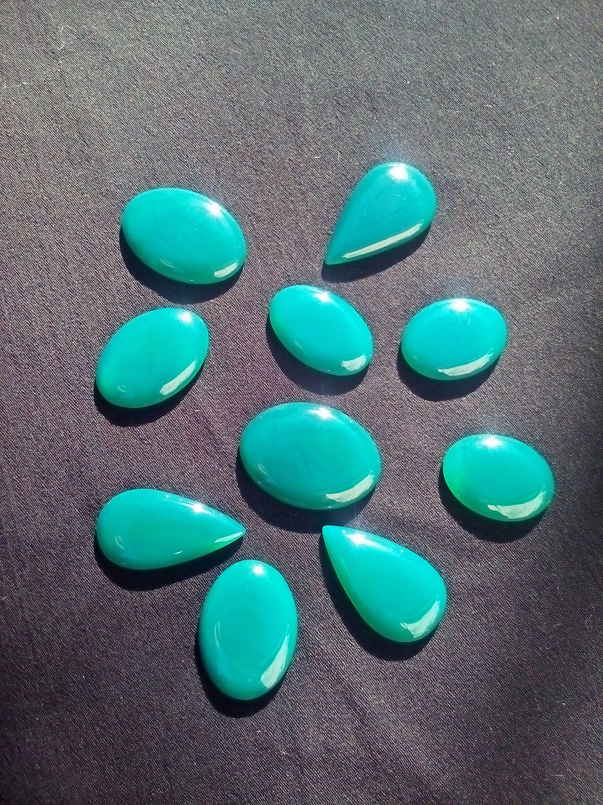 Cabuchoes Green Onix.jpg