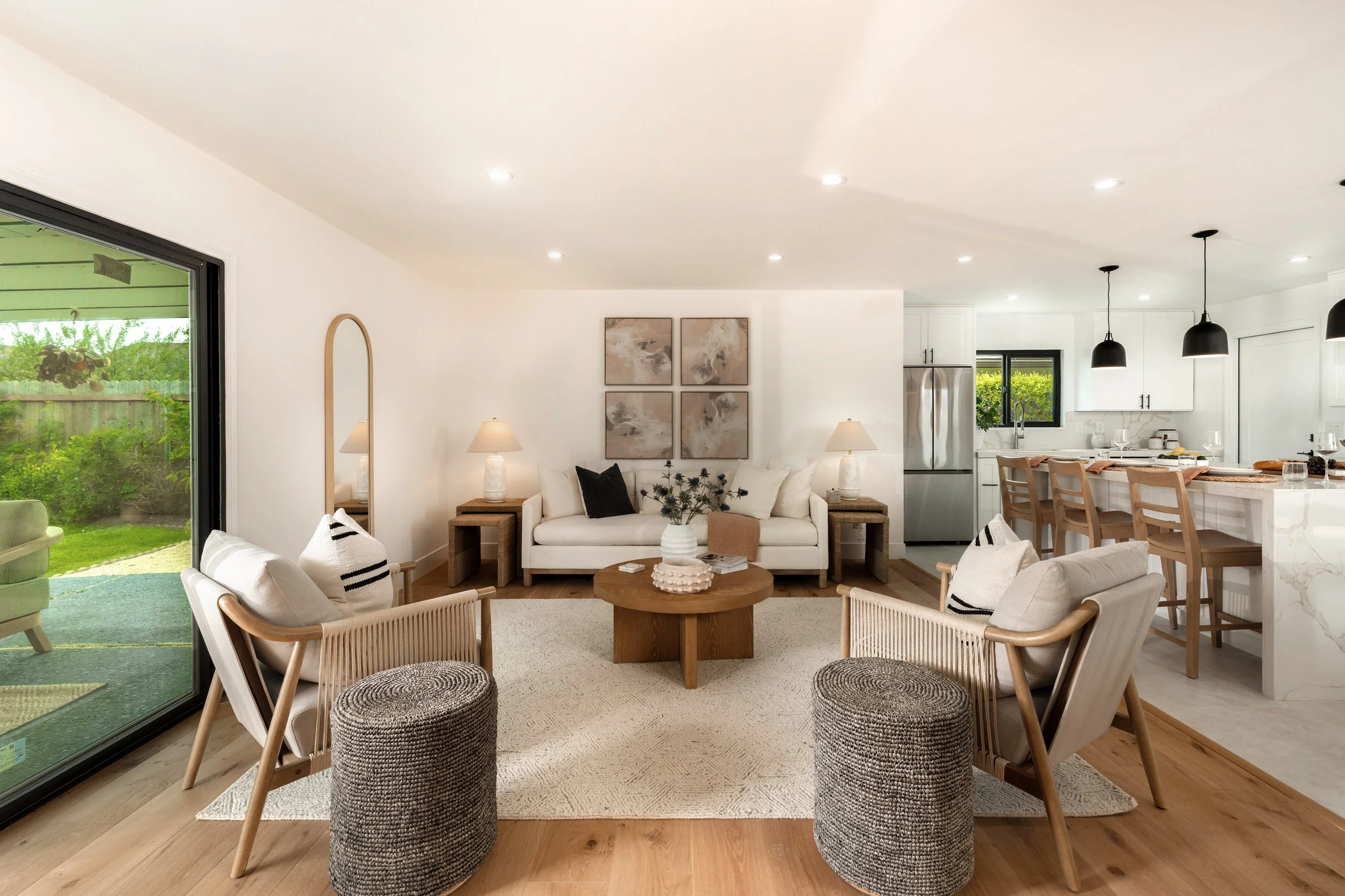 674 Burtis St-25.jpg