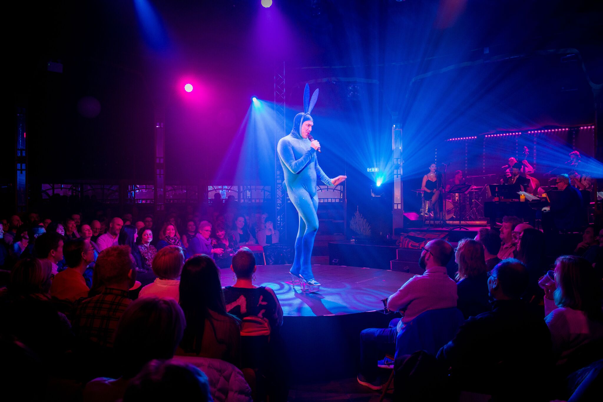 la clique spiegeltent 3.jpeg