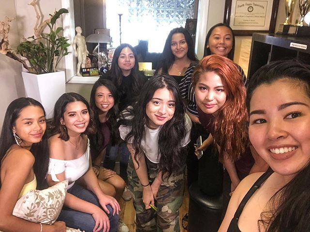 ⭐️ 8/12 of our gorgeous calendar girls with their mentor, Bianca ⭐️
___
We can&rsquo;t wait to see our girls shine on the big stage November 18th!! 💚
___
Gandi Beauty USA is a dinner/dance/fashion show event that focuses on natural beauty and wellne