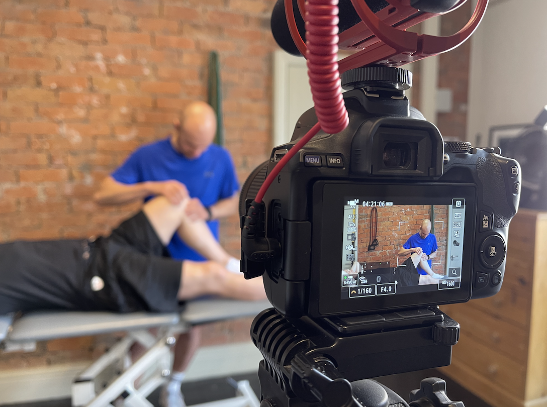 BLOG: What's the difference between a sports therapist and a physiotherapist?