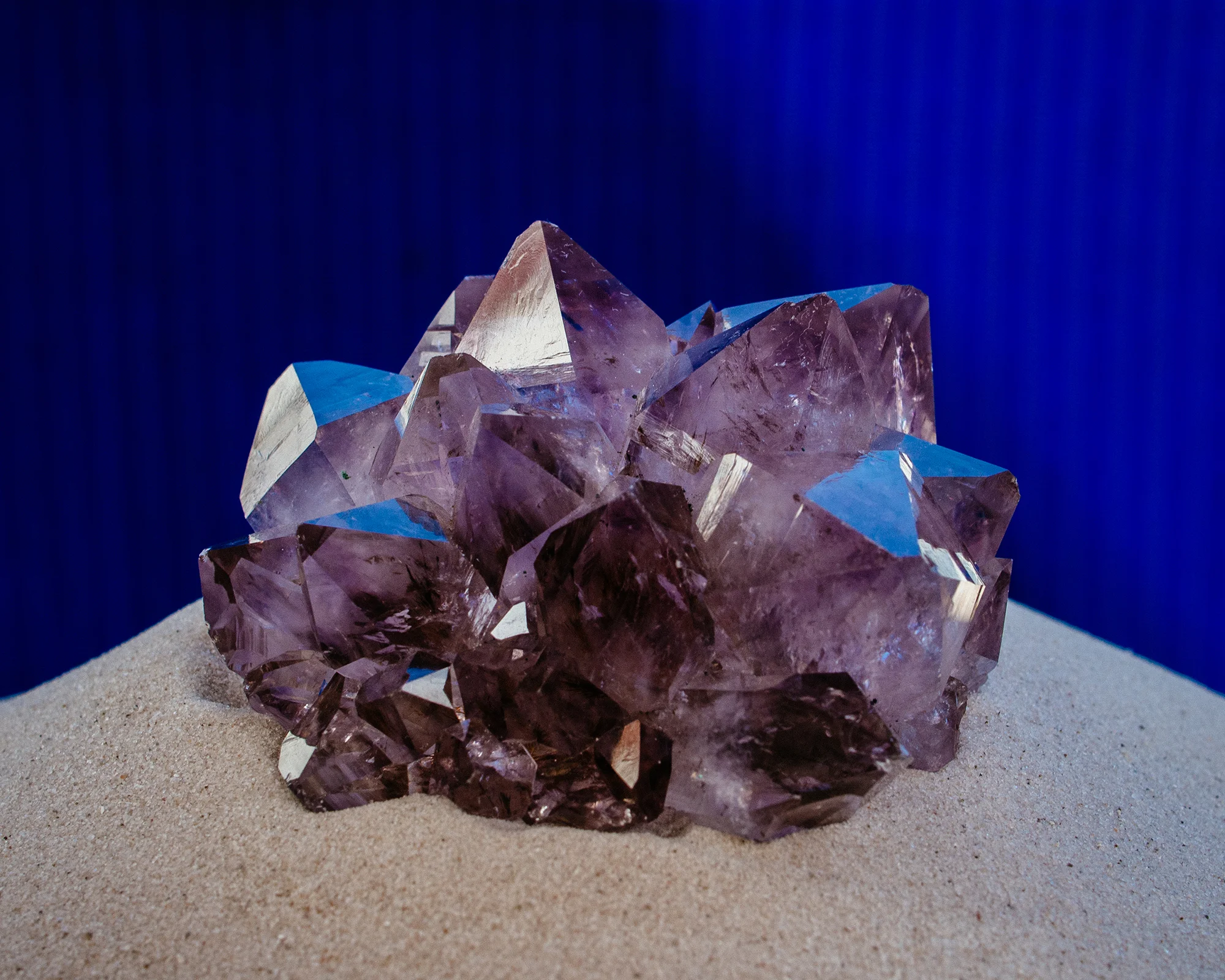 MOCOIA_Cristaux_2_AmethysteDruse_2DAMET2_i6.jpg