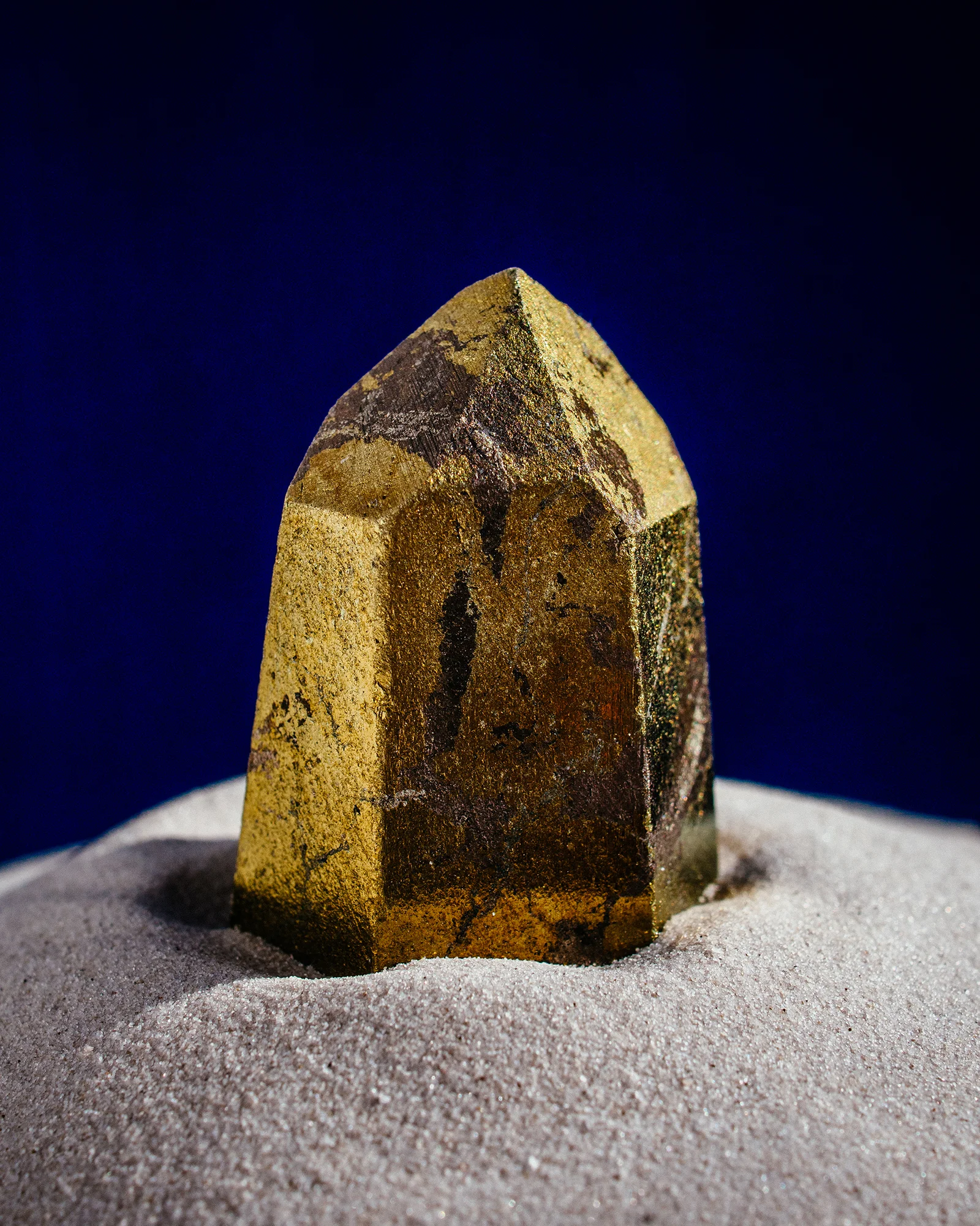 MOCOIA_Cristaux_10_Chalcopyrite_10CALCO_i2.jpg