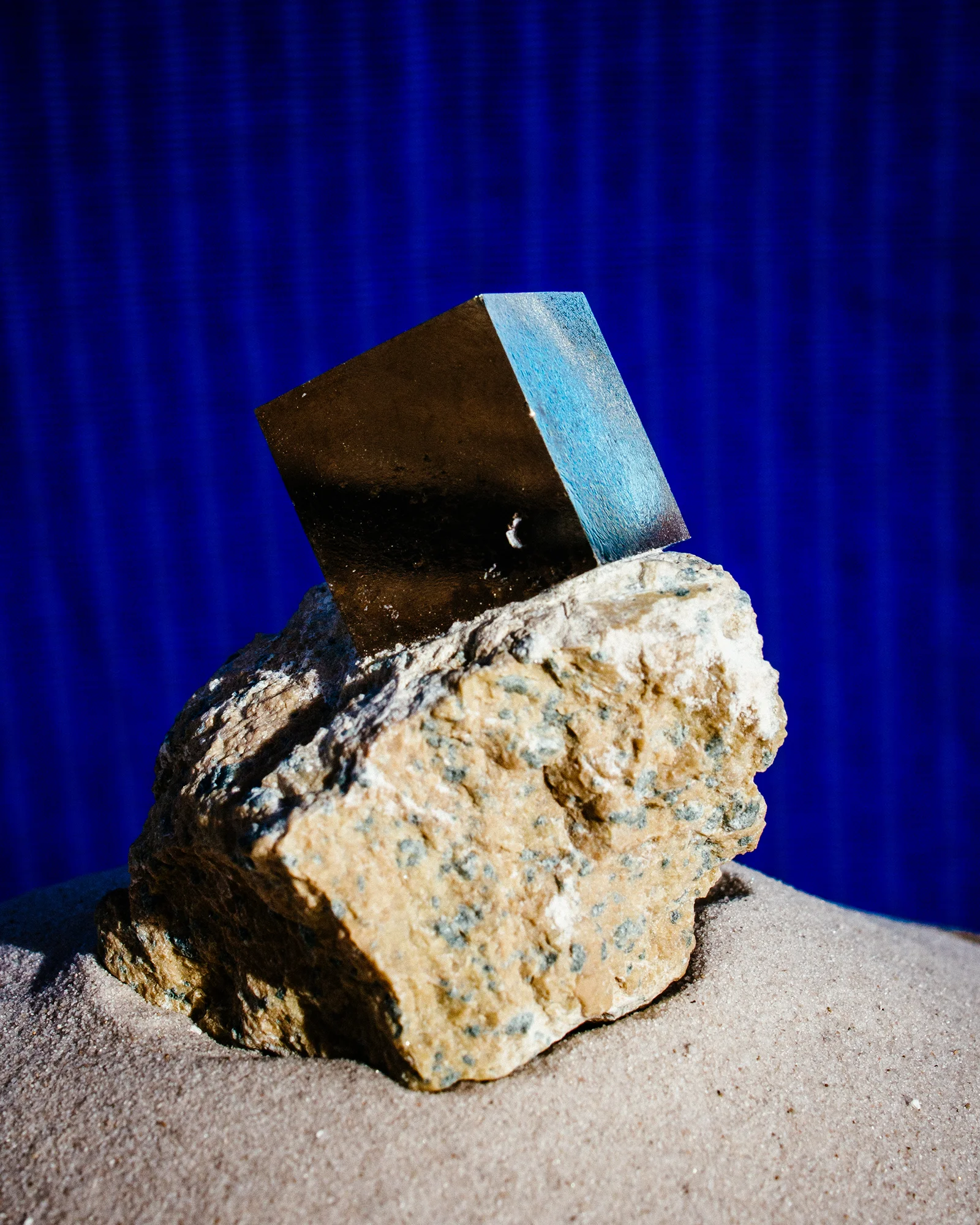 MOCOIA_Cristaux_40_PyriteSurRoche_40PiCUBO_i7.jpg