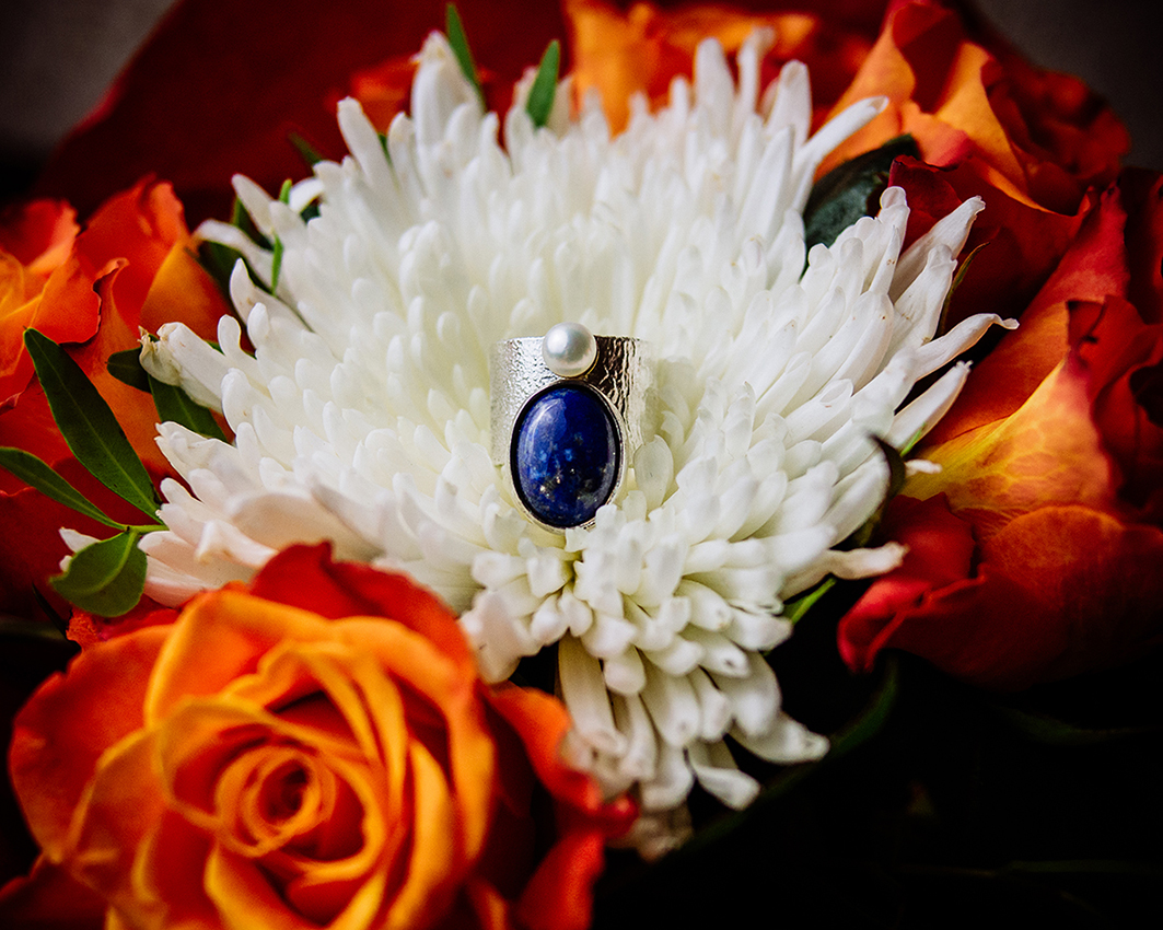 MOCOIA_Bague_PerleSurLapisLazuli_1_small.jpg