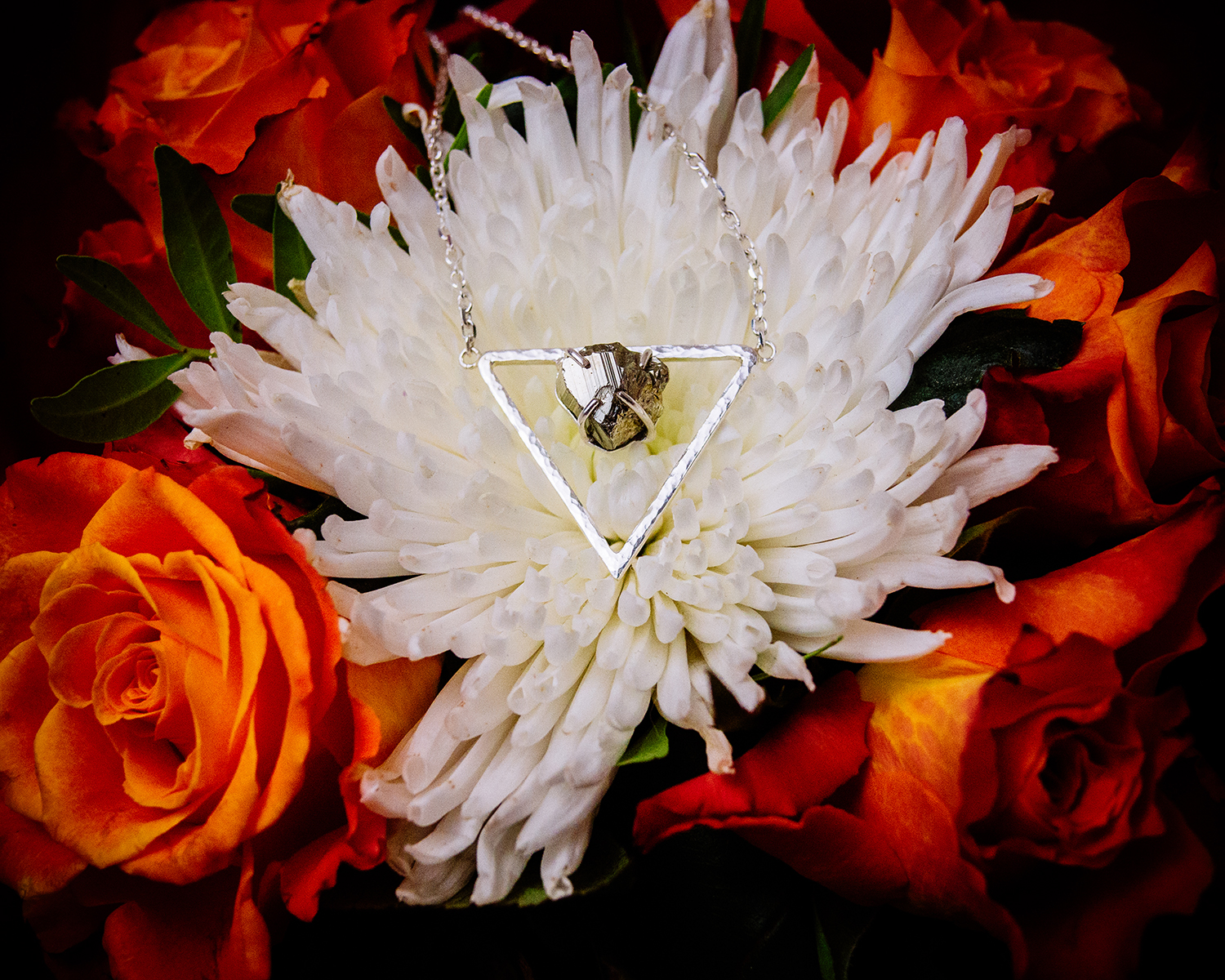 MOCOIA_2019_Meteores_Collier_GeoPyros_Triangle_5_small.jpg