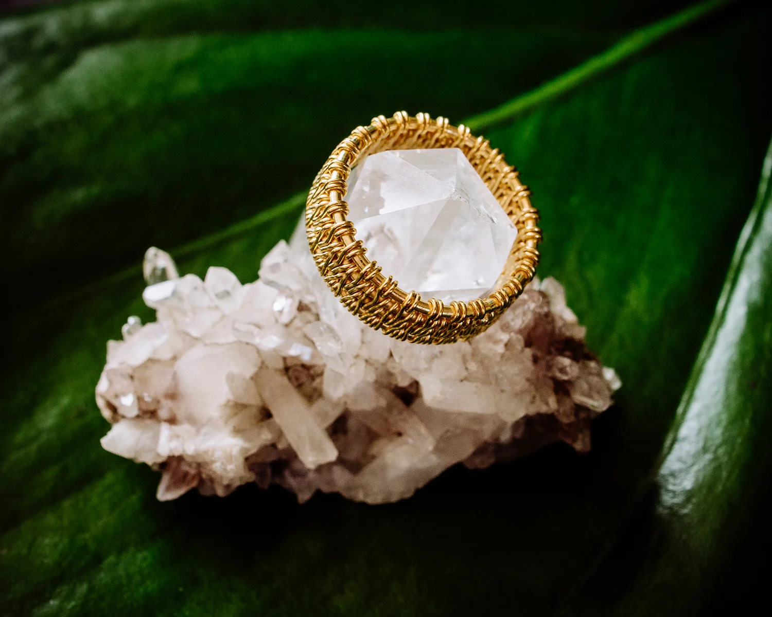 MOCOIA_2019_NudeAndBold_Bague_SacredBraid_Vermeil_T2_3_small.jpg
