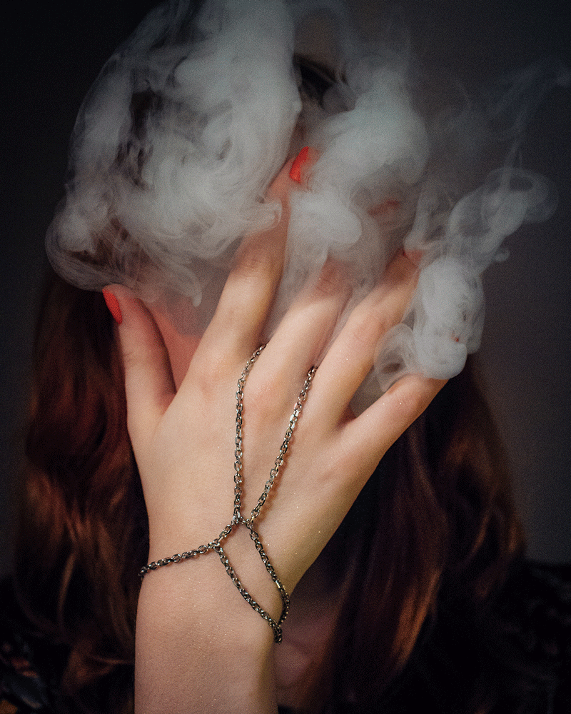 MOCOIA_2019_NudeAndBold_Handlace_Embrace_GifTimeline.gif