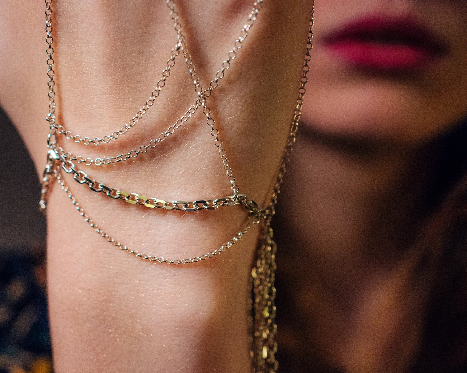MOCOIA_2019_NudeAndBold_Handlace_SkinWebDeluxe_2_small.jpg