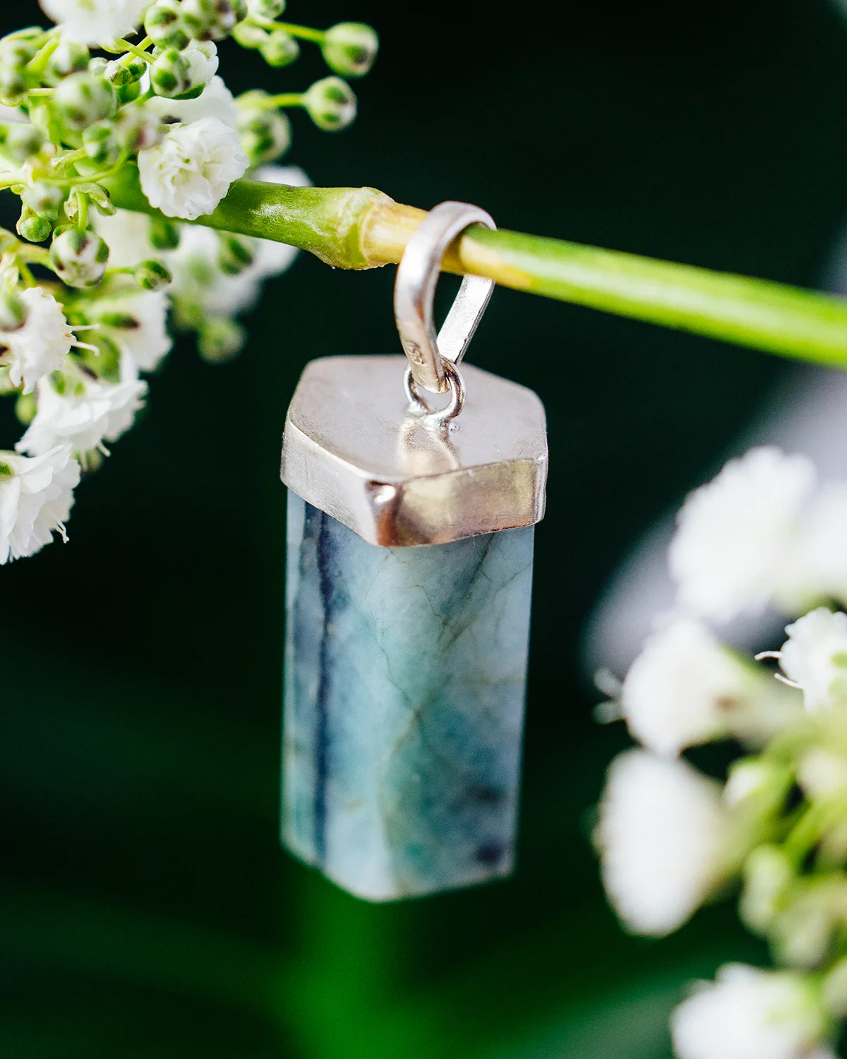 MOCOIA_2019_LesPetitesFantaisies_Pendentif_Emeraude2_1_small.jpg