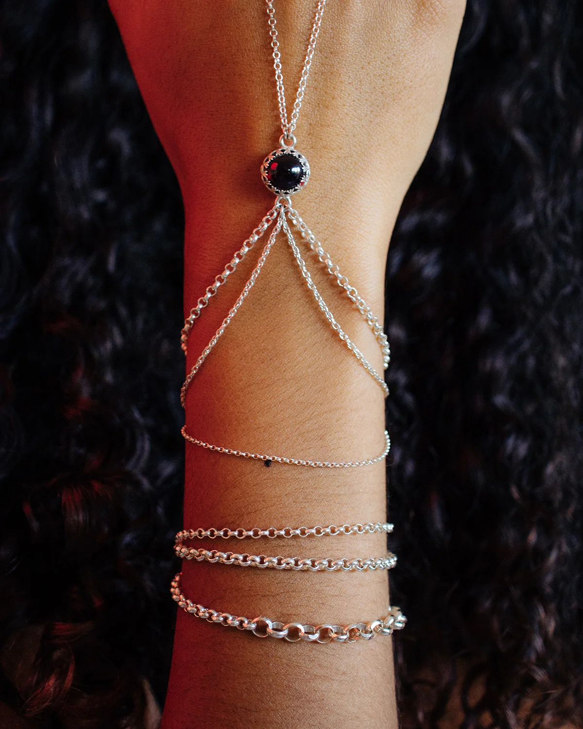 MOCOIA_2019_Meteores_Handlace_FuegoDePiel_CollierBracelet_Valiente_2_small.jpg