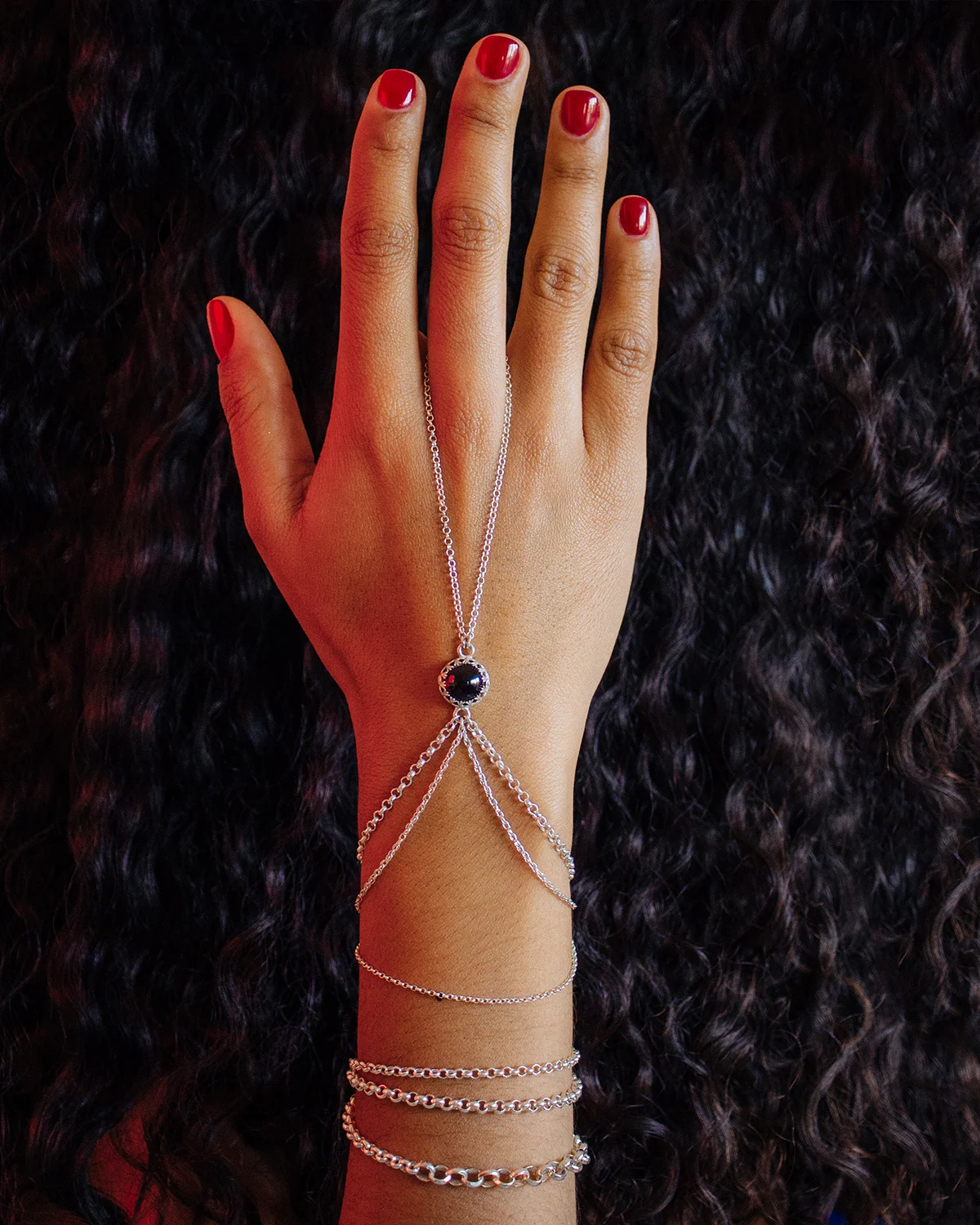 MOCOIA_2019_Meteores_Handlace_FuegoDePiel_CollierBracelet_Valiente_5_small.jpg