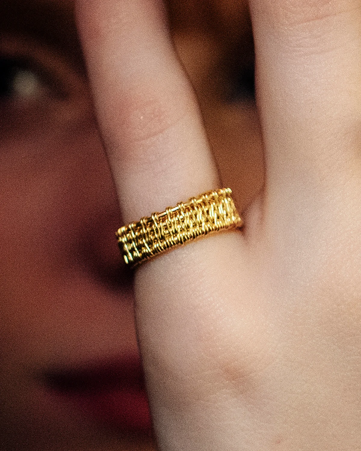 MOCOIA_2019_NudeAndBold_Bague_SacredBraid_Vermeil_3_small_rec.jpg