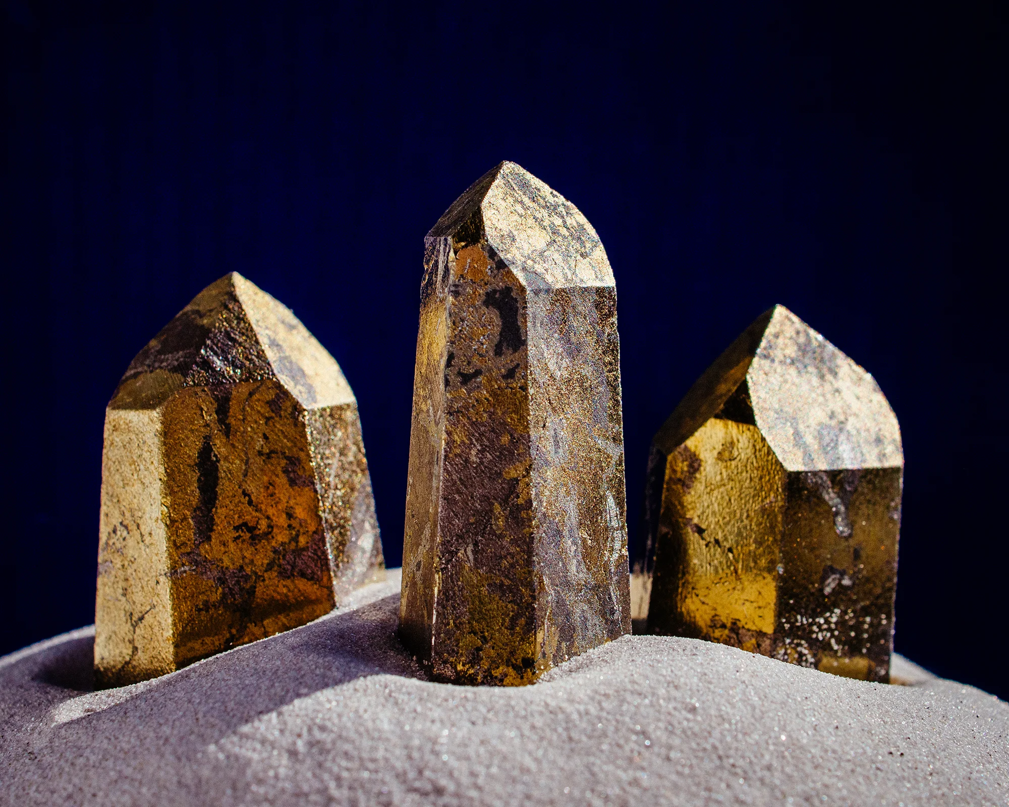 MOCOIA_Cristaux_9_Chalcopyrite_9CALCO_i7_groupe.jpg