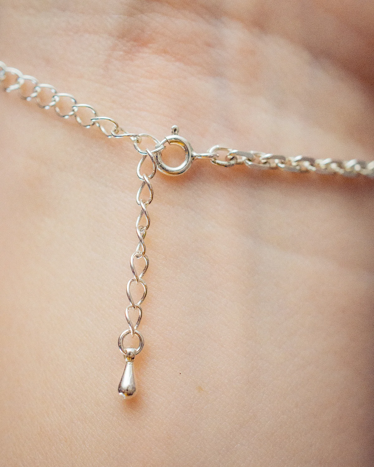 MOCOIA_2019_NudeAndBold_Handlace_SkinWeb_5_small.jpg