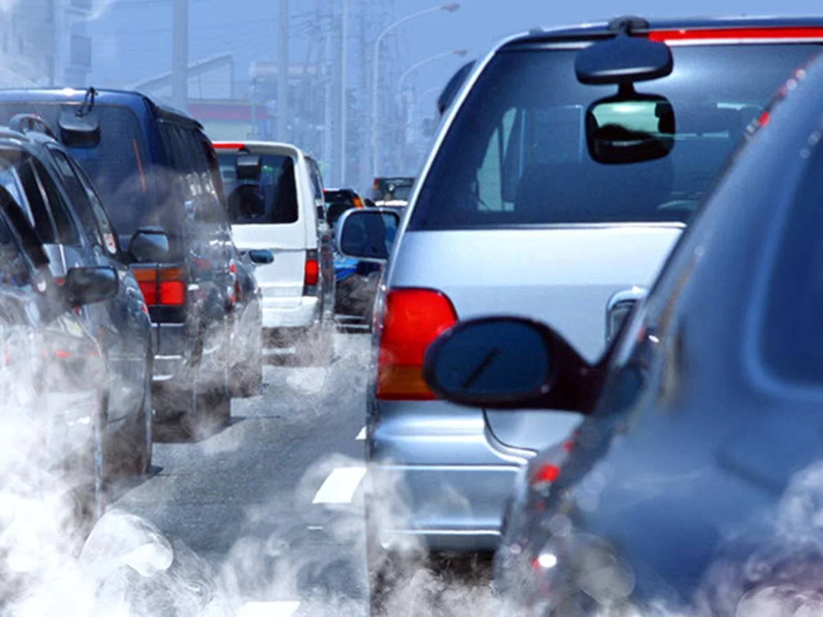 Traffic with roadside emissions