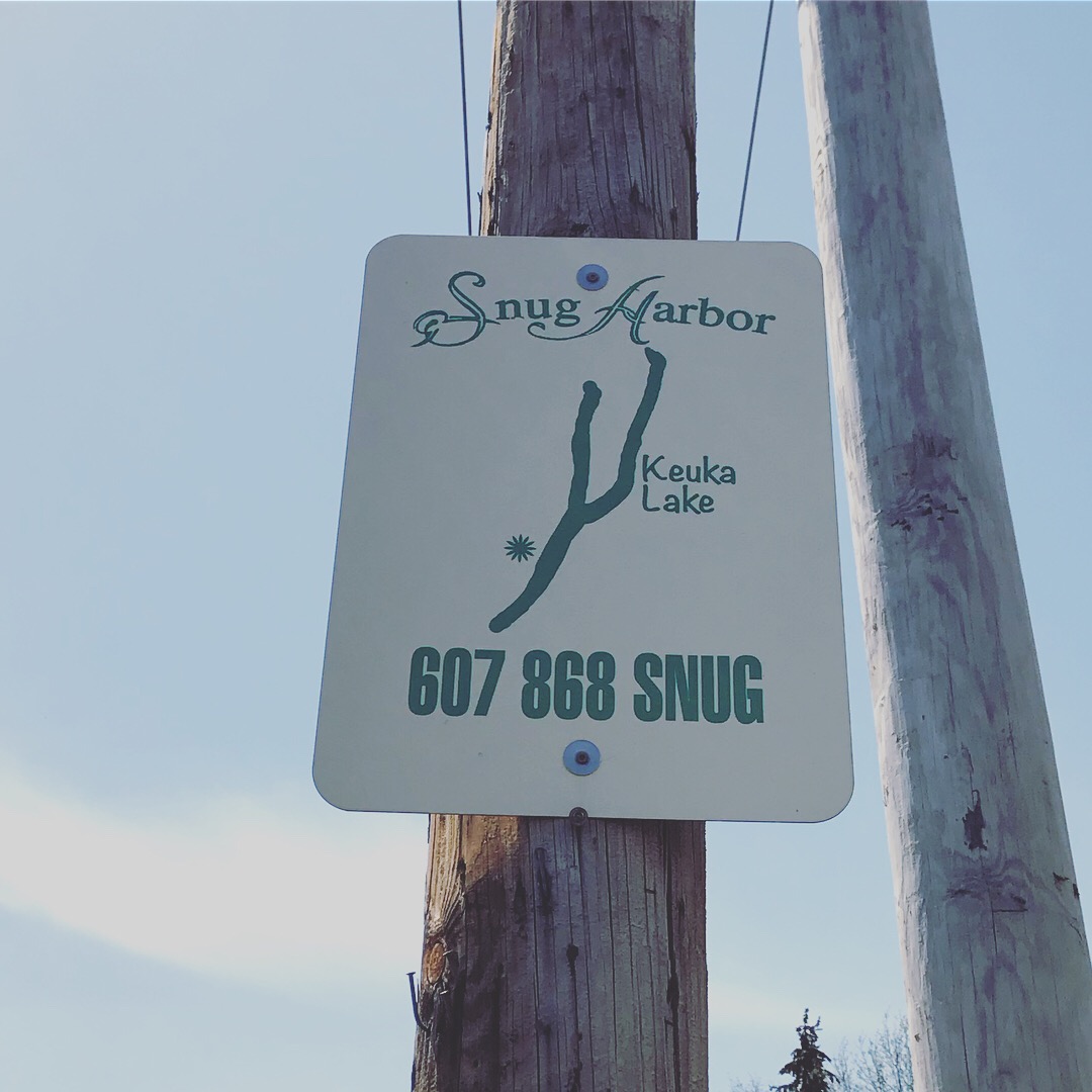 snug sign.JPG