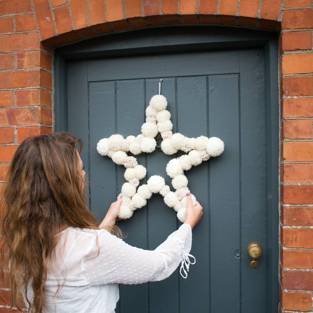 original_pom-pom-star-wreath (6).jpg