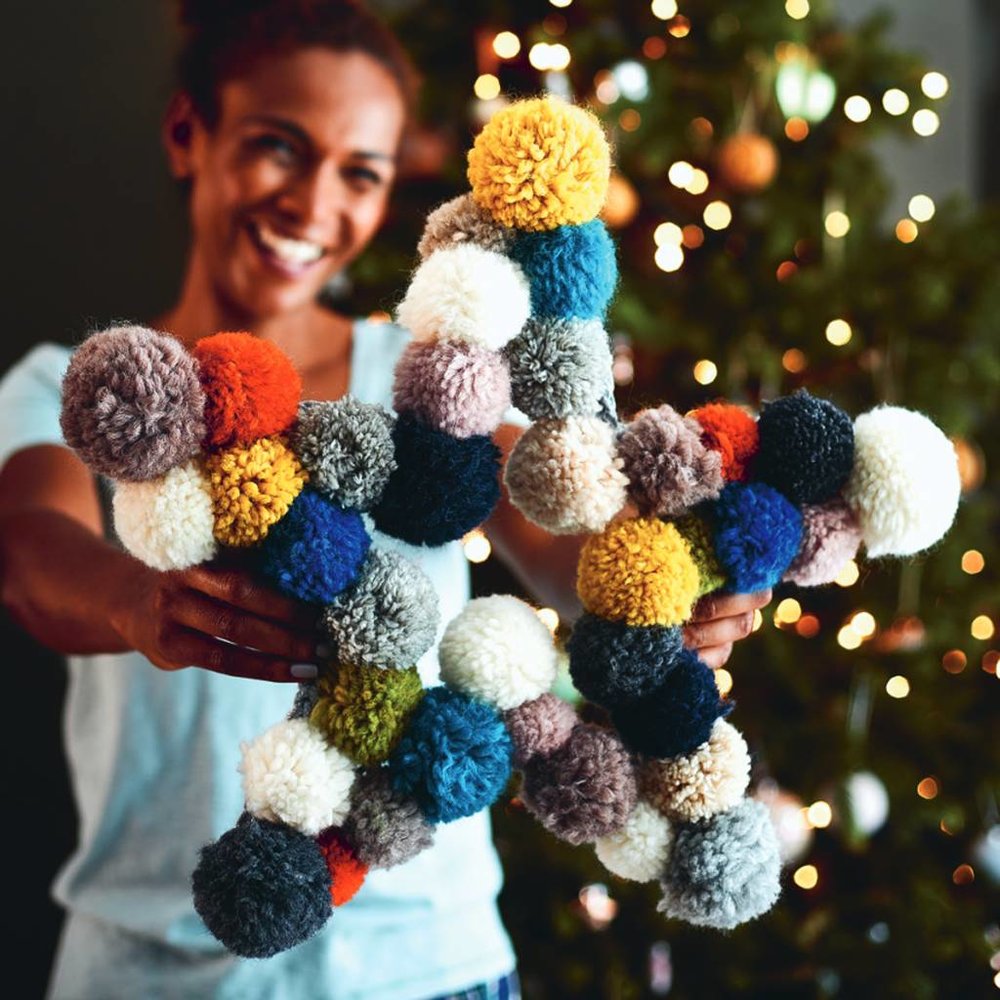 original_pom-pom-star-wreath.jpg