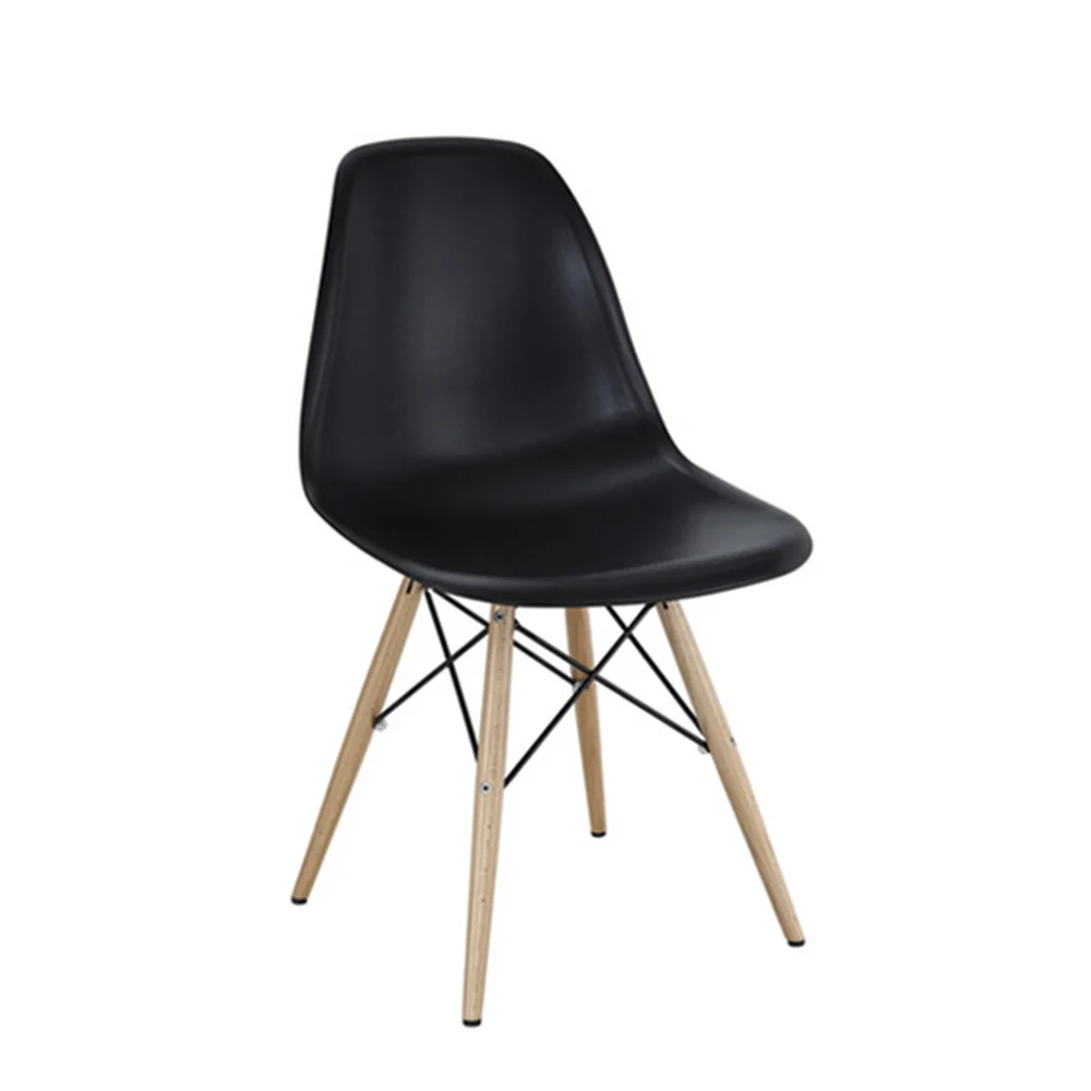 Silla EAMES Negra Medidas: 46 cm x 40 cm x 84 cm $1800* Precio en efectivo.