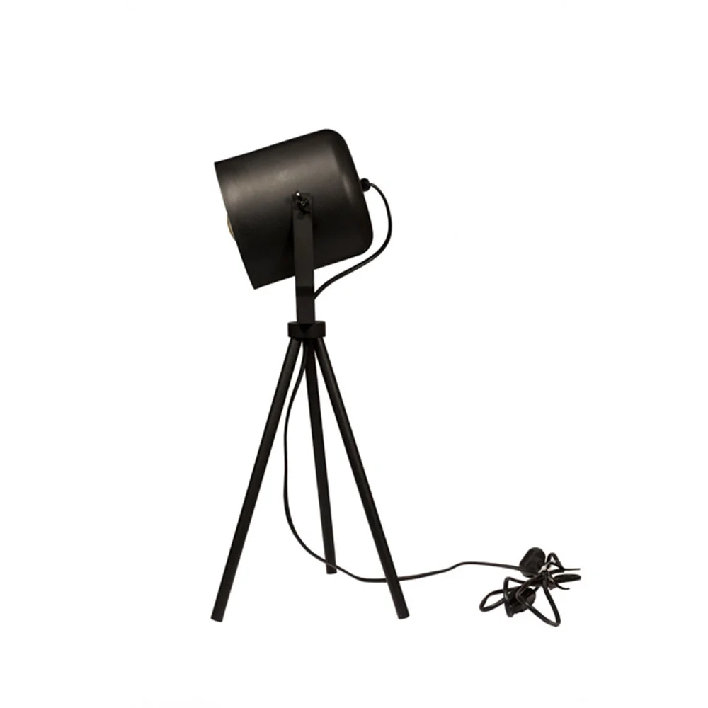 Lampara CHIRI de Escritorio Colores: Blanco o Negro Altura: 52cm $3870* Precio en efectivo.