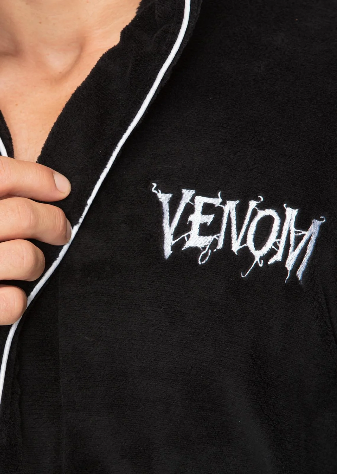 Venom_Robe_3.jpg