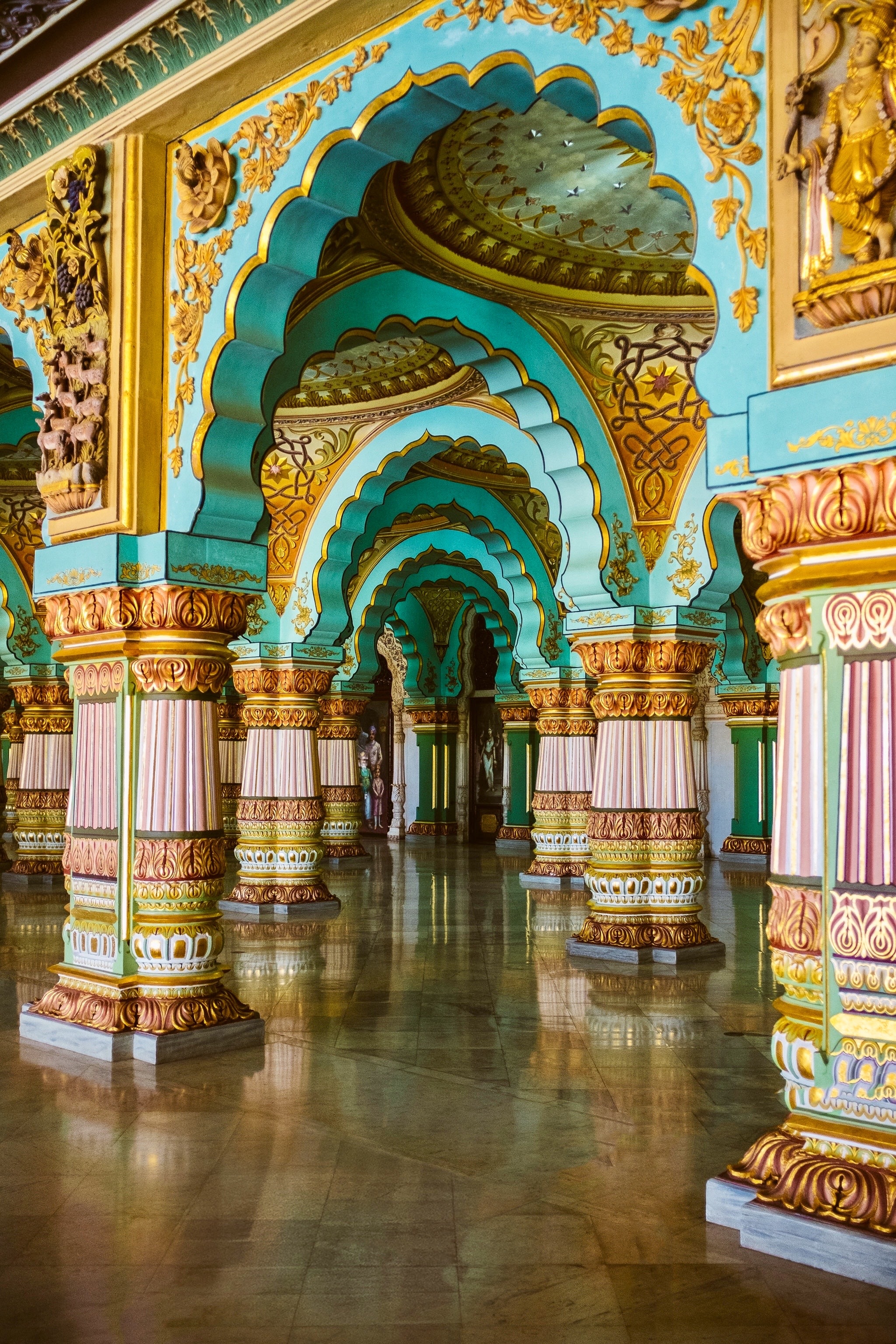 FlowTownYoga_retreat_palace_india_mysore.jpg