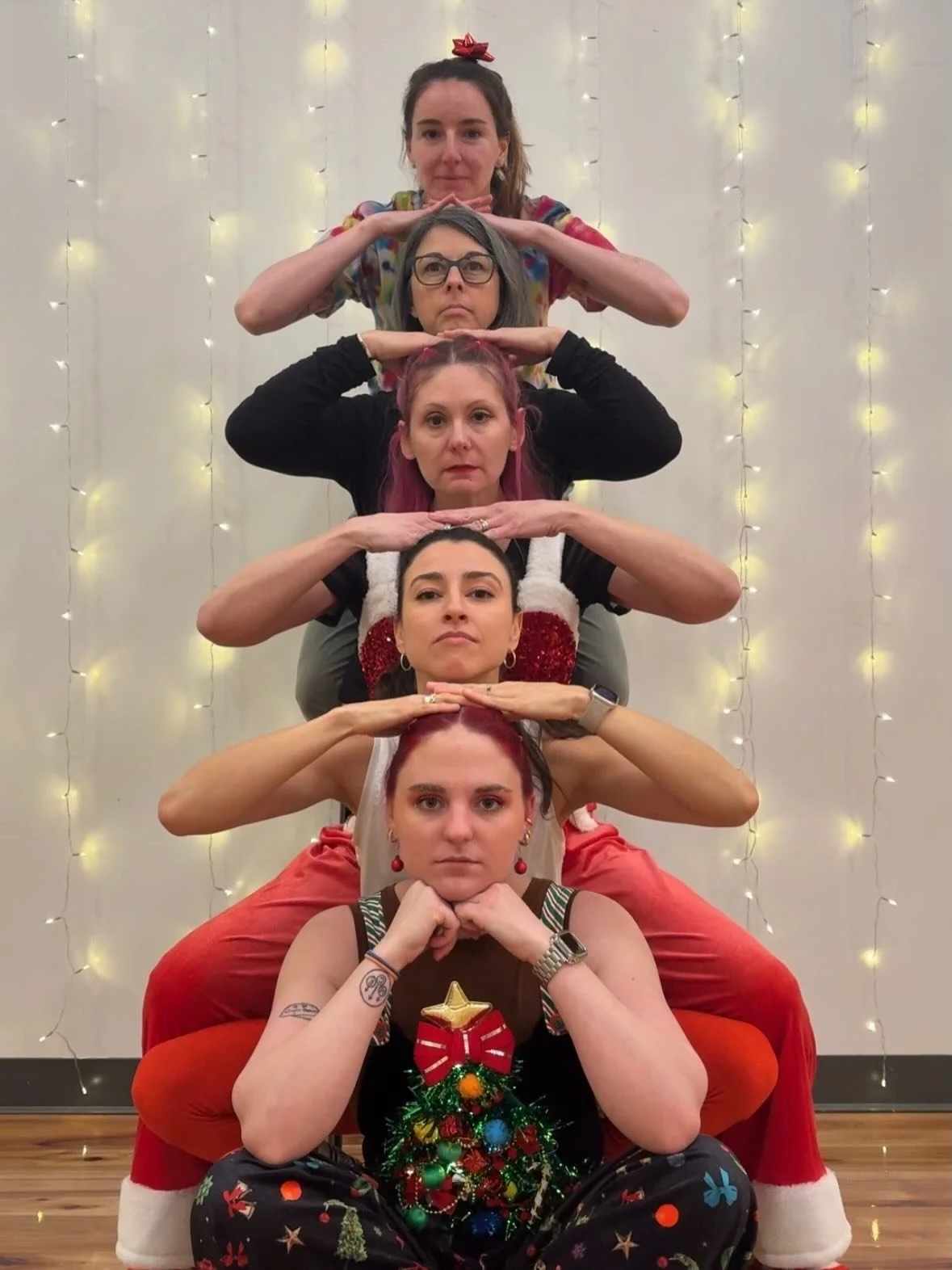 Merry, merry!!! 🎄☃️🌟🕎

#holidayphotos #jcpennyportraits #hellosunshineyoga