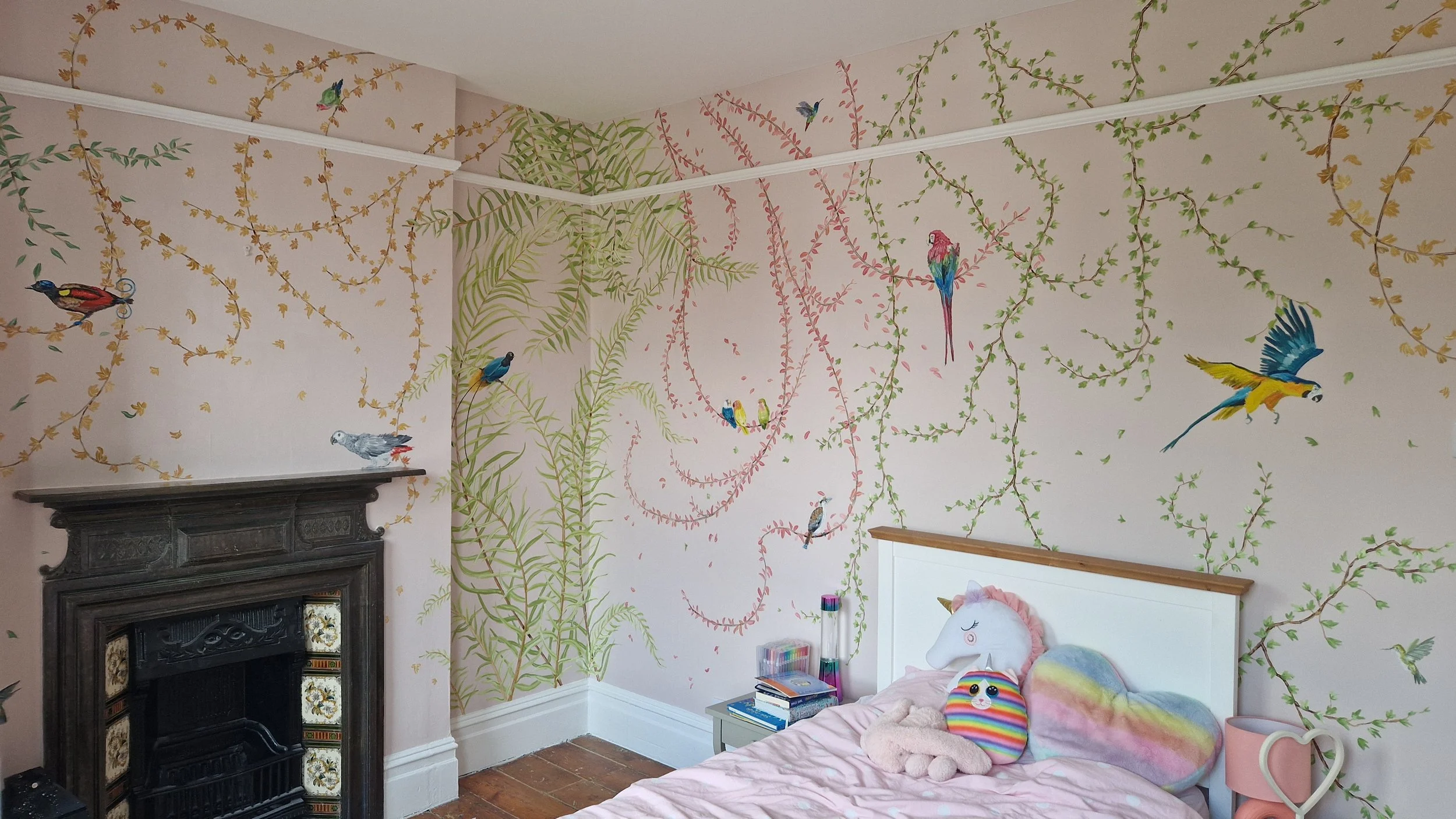 bedroom wall corner 1 25.jpg