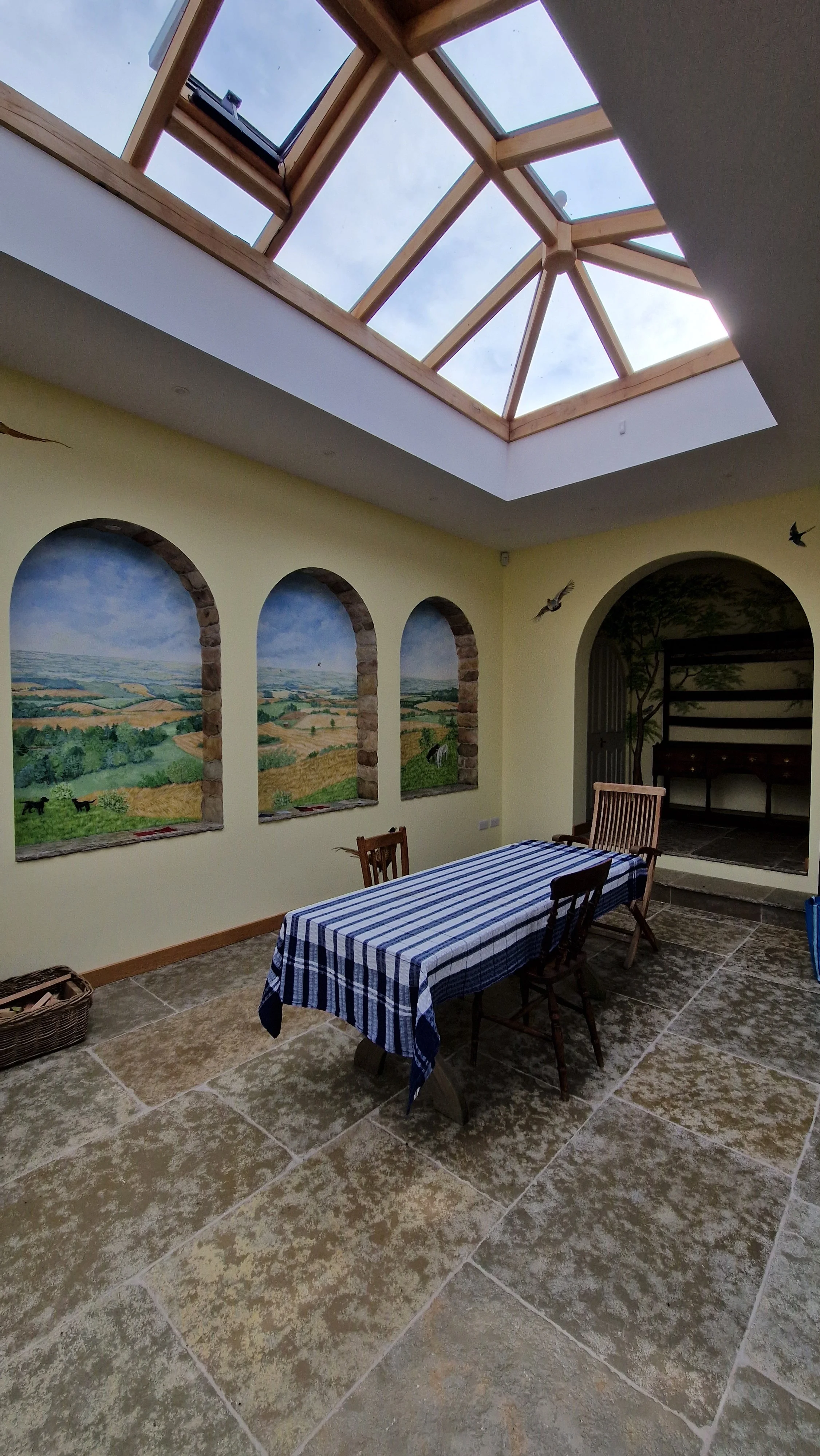 room with table  25.jpg