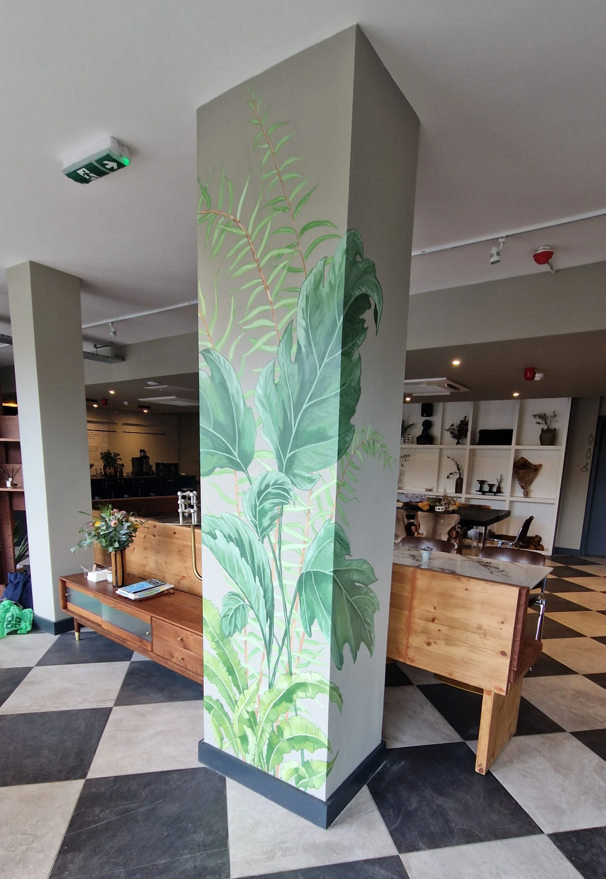 rug cafe pillar 1.jpg