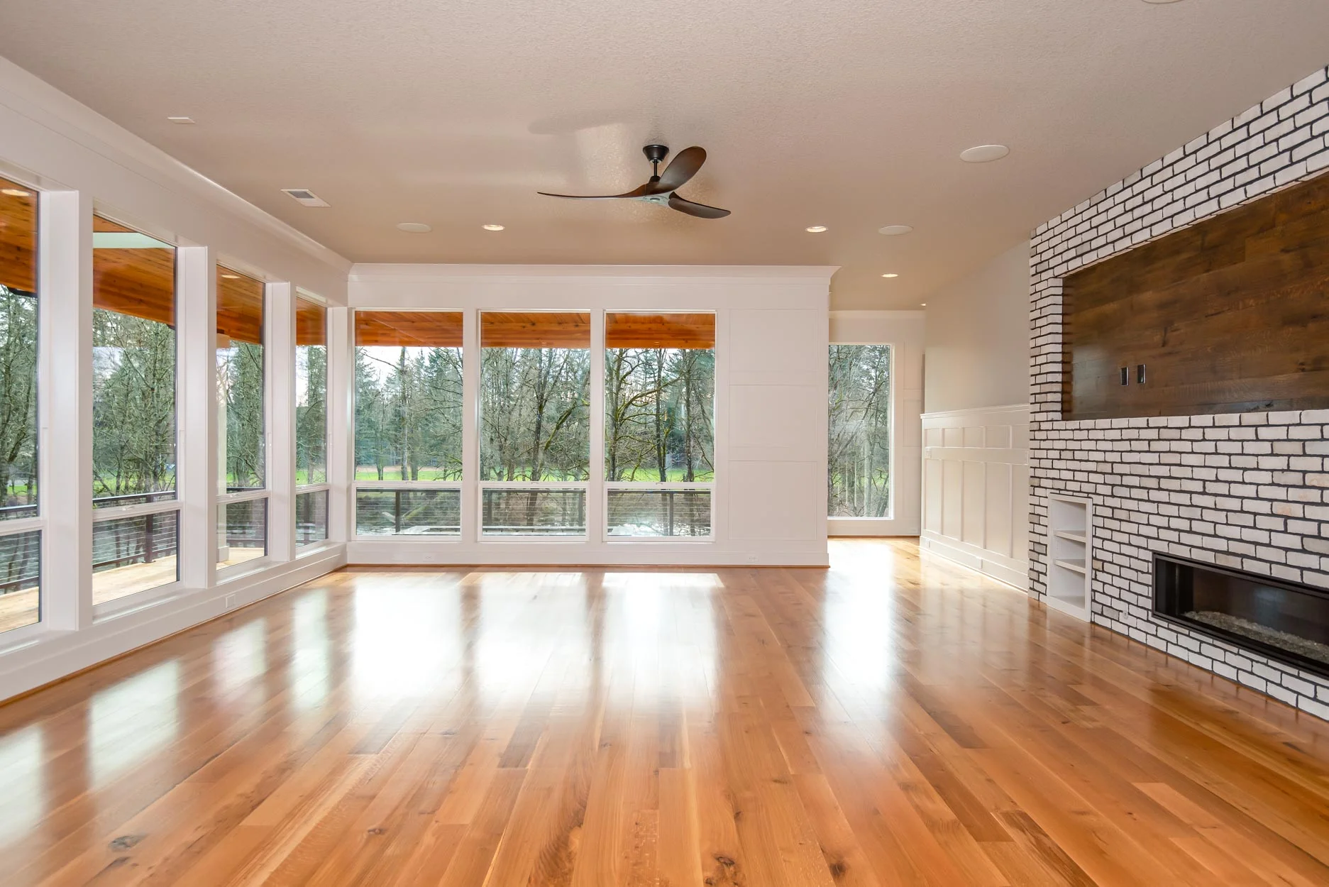 Gecho-Homes-Great-Room-Fireplace.jpg