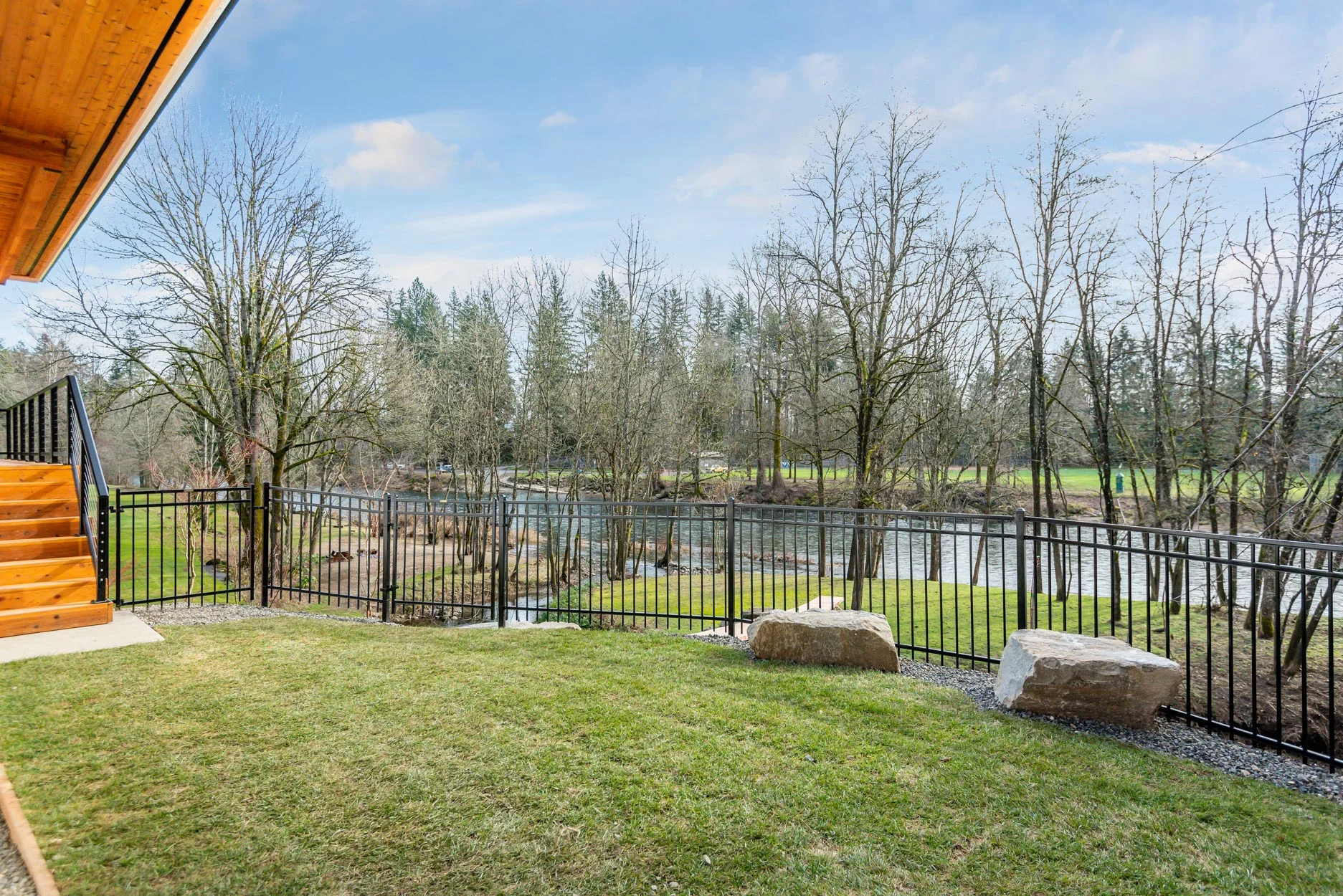 Gecho-Homes-Washougal-Outdoor-River-Front.jpg