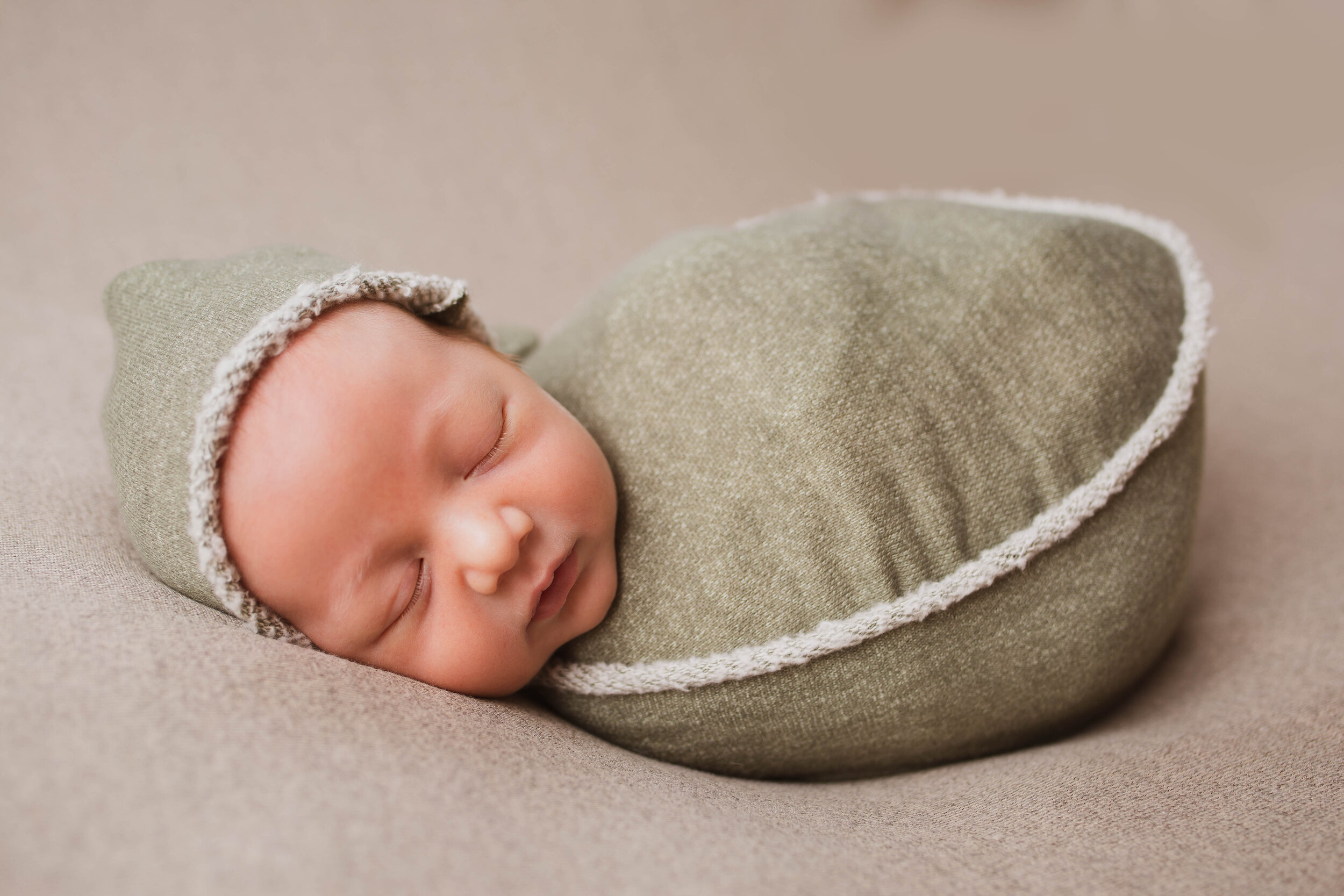 Newborn Lifestyle Photography Near Me | Lake in the Hills IL