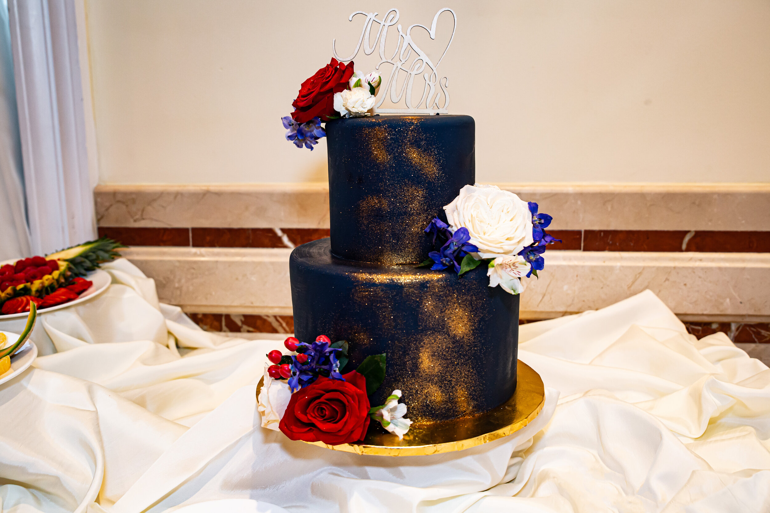 Wedding Cake Ideas | Chicago Wedding Photographer | Algonquin Il Wedding Photographer