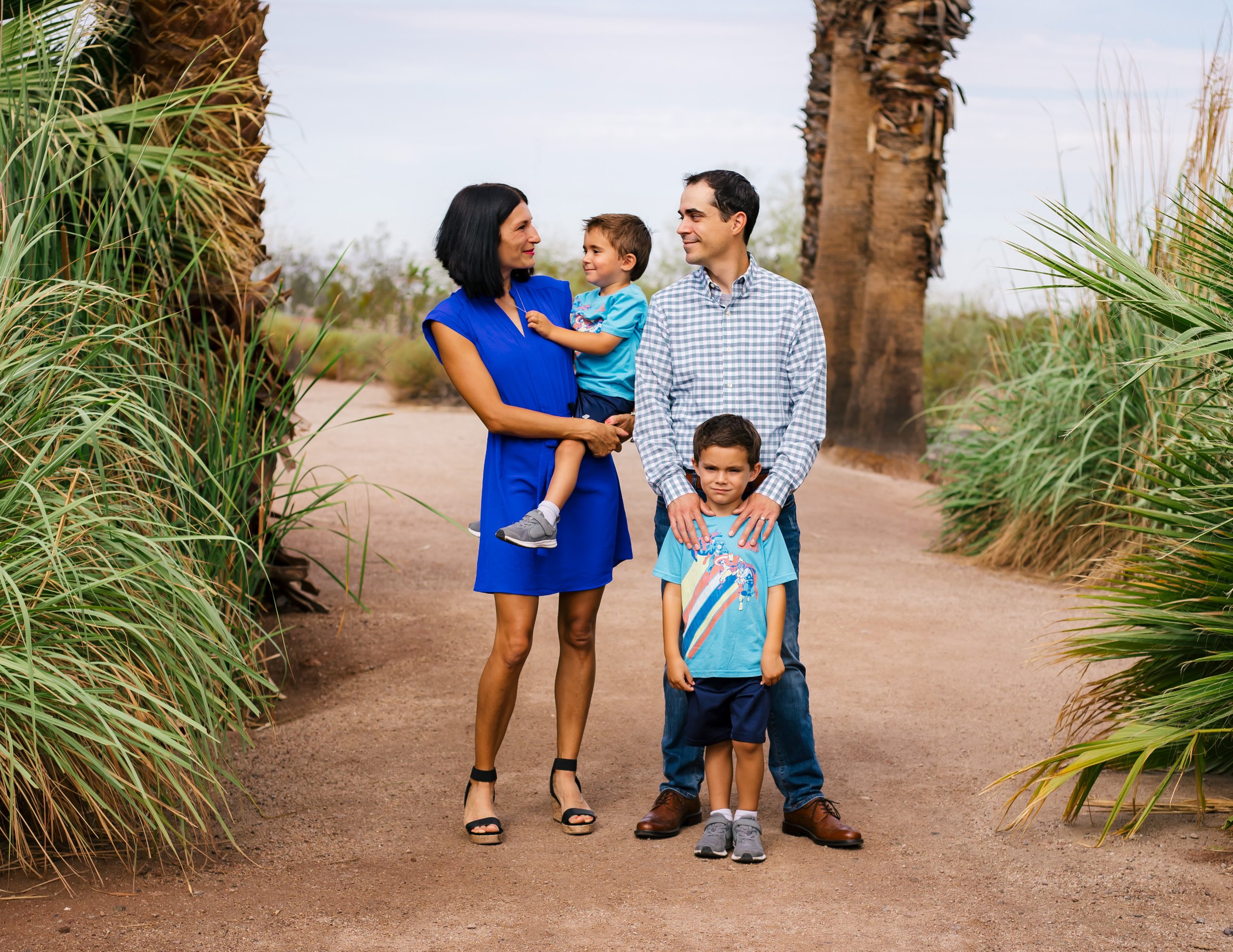 Summer Family Photoshoot at Papago Park - Phoenix Arizona