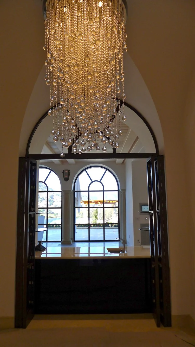 PASS THROUGH BAR GALLERY TO PORTICO