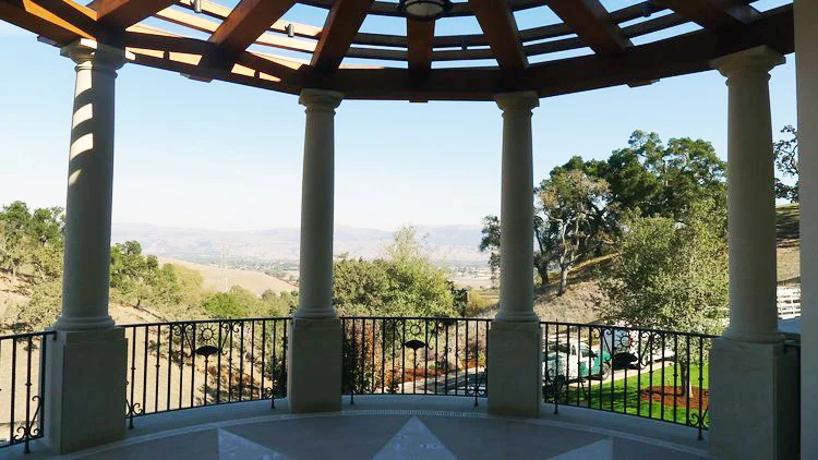 NORTH PERGOLA