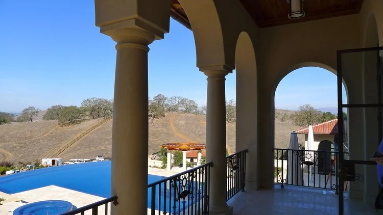 MASTER BEDROOM PORTICO