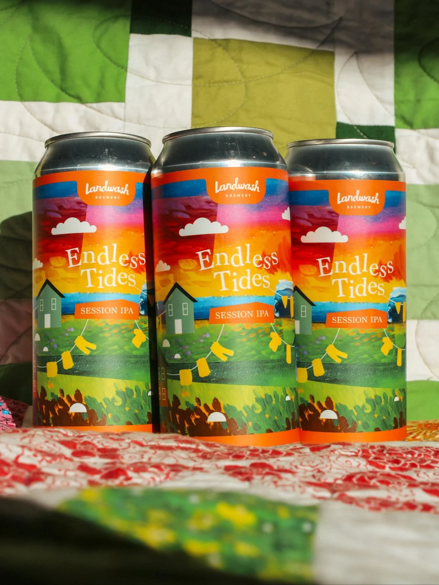 Introducing Endless Tides! Endless Tides is our new Session IPA. It has an ABV of 4.5%.
🌊
This beer has a complex blend of Galaxy, Krush, and Citra hops that create this super crushable beer. Sweet notes of mango, papaya, tangerine, and gooseberry r