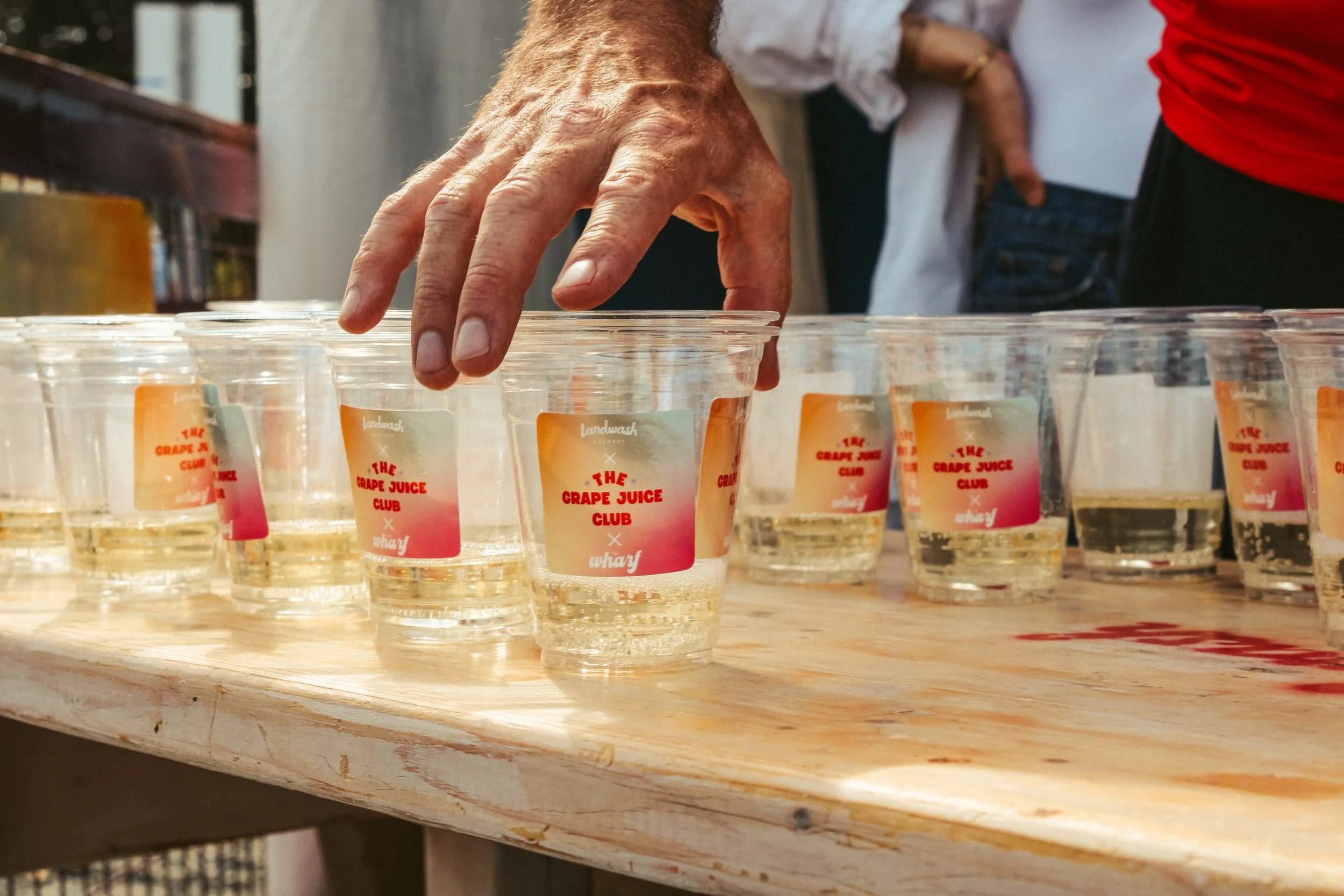 @thegrapejuiceclub End of Summer Bash at @thewharfnl was an absolute blast!
🙌
@johnnyandmaes killed it with their Raw Bar (the oysters slapped) 
🦪 
Same time next year guys?
☺️