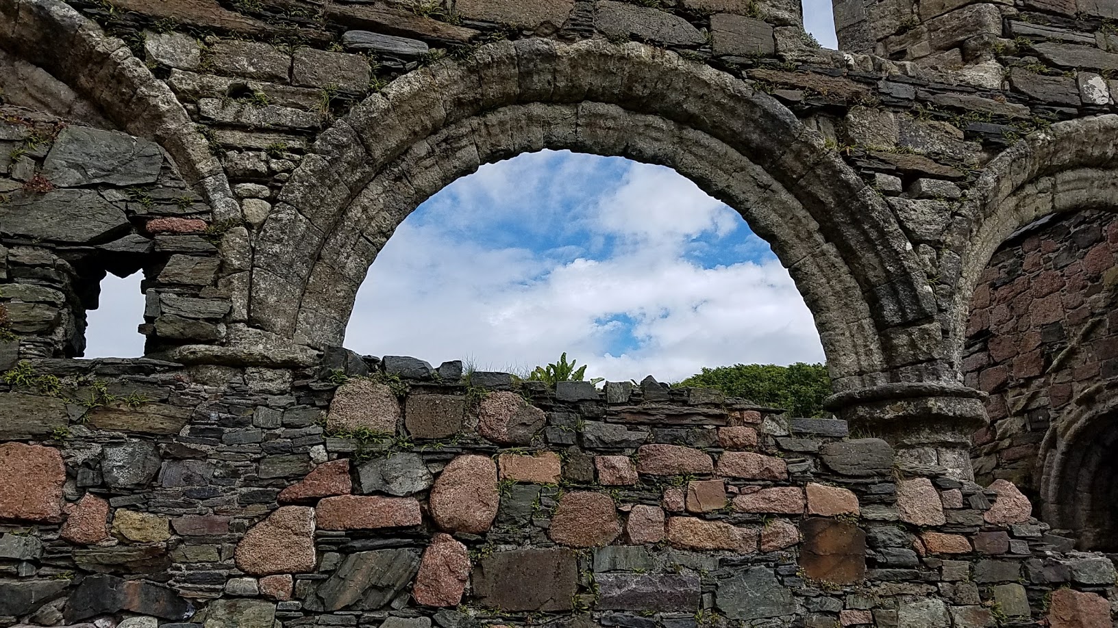 Nunnery Portal on Iona.jpg