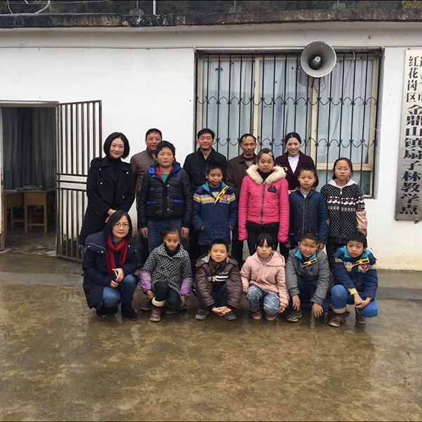 "Under the Smog and Away From It (Part 2): The Passion for English and Learning — How children and adults from a small town in China learn and teach English" Part 2 of 2: As typical in China, all the students take English classes almost every day at school from at least 3rd grade up. On the weekends, they go to community education programs, like the one run by Ms. Yao, to receive additional support in English.