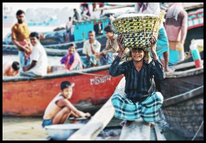 113 -  Shiny Happy People (Chittagong, Bangladesh)