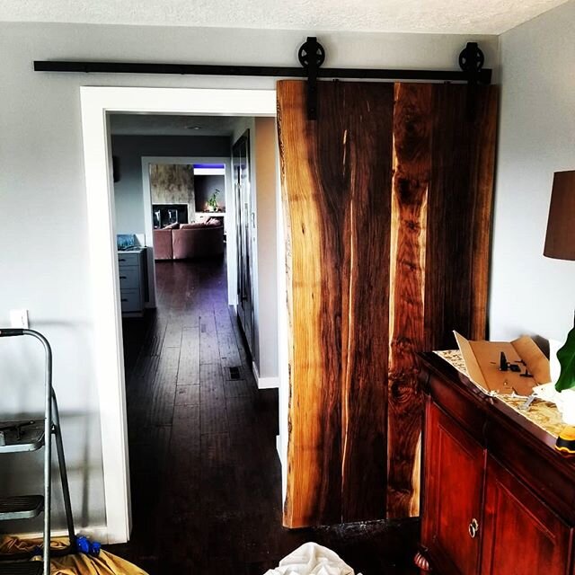 Just installed some custom dark walnut rolling style doors with vintage hardware for a super happy client! #construction #midwillamettevalleyoregon #independenceoregon #vineyard #vineyards #darkwalnut #doors #gobyhardwoods #rollingdoors #grapes🍇 #vi