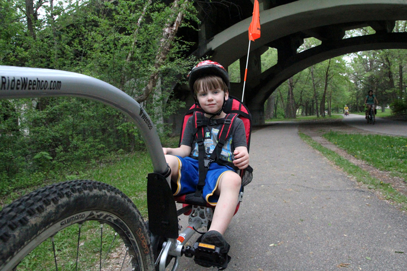 Kid In Tow ‘Weehoo’ Bike Trailer Is Exhilarating Ride — USA Weehoo Kid Bike Trailers Trailer