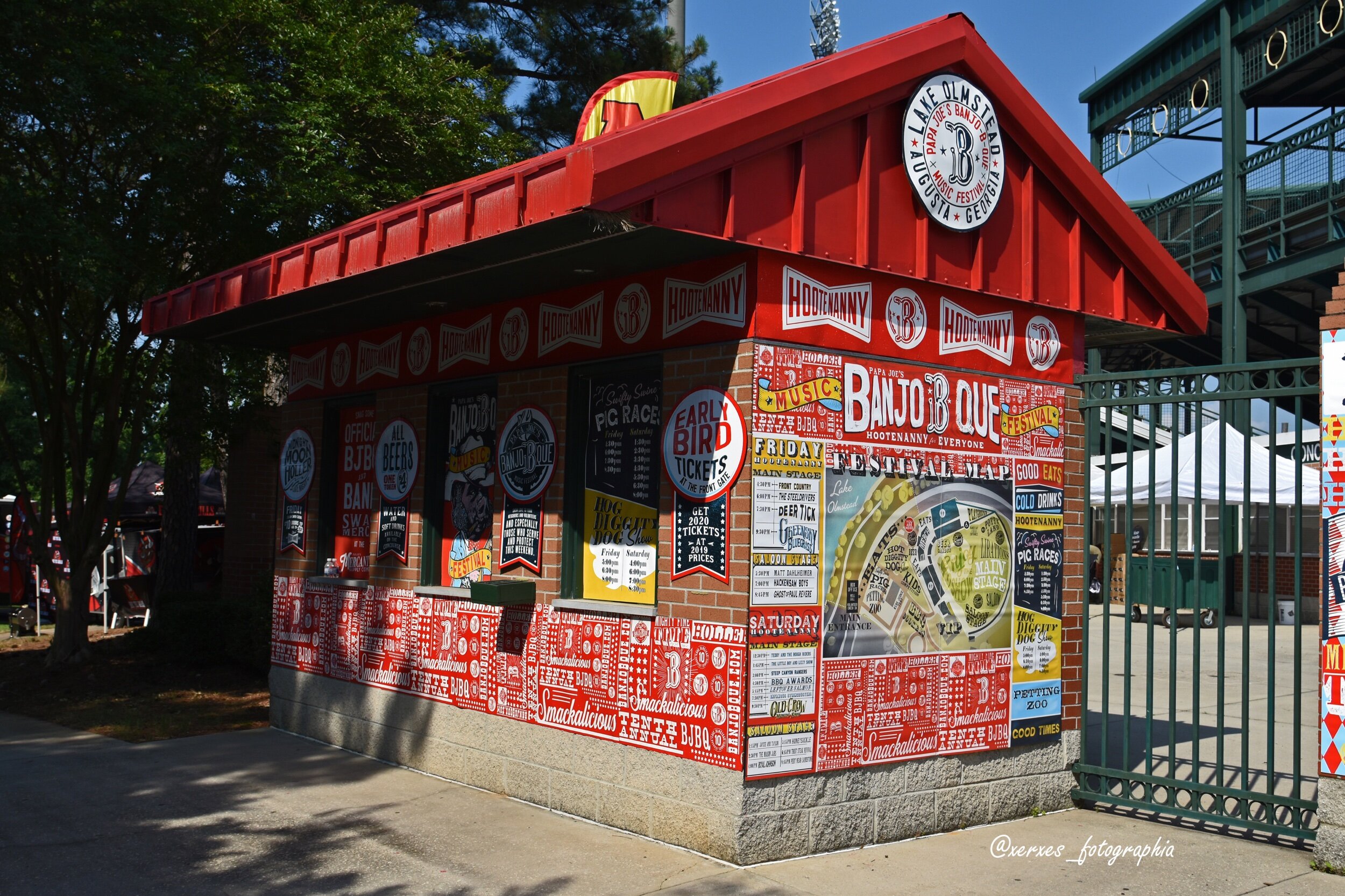 Papa Joe's Banjo-B-Que