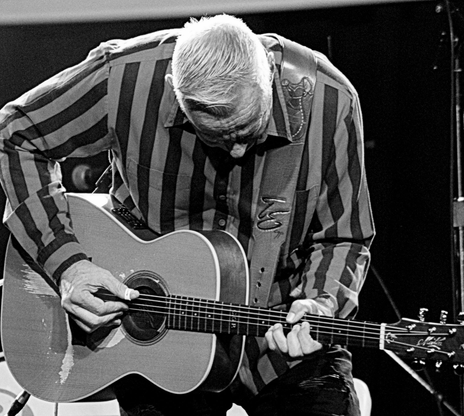 Tommy Emmanuel (11).JPG