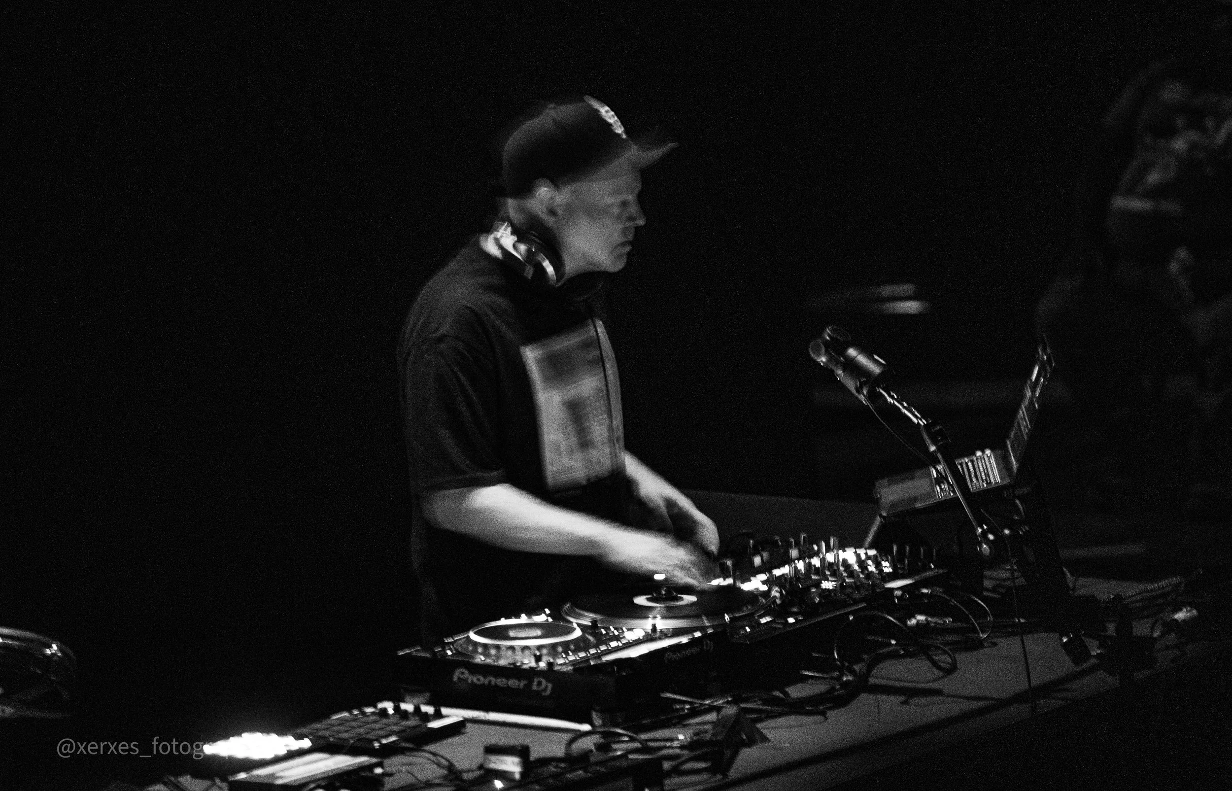 DJ Shadow